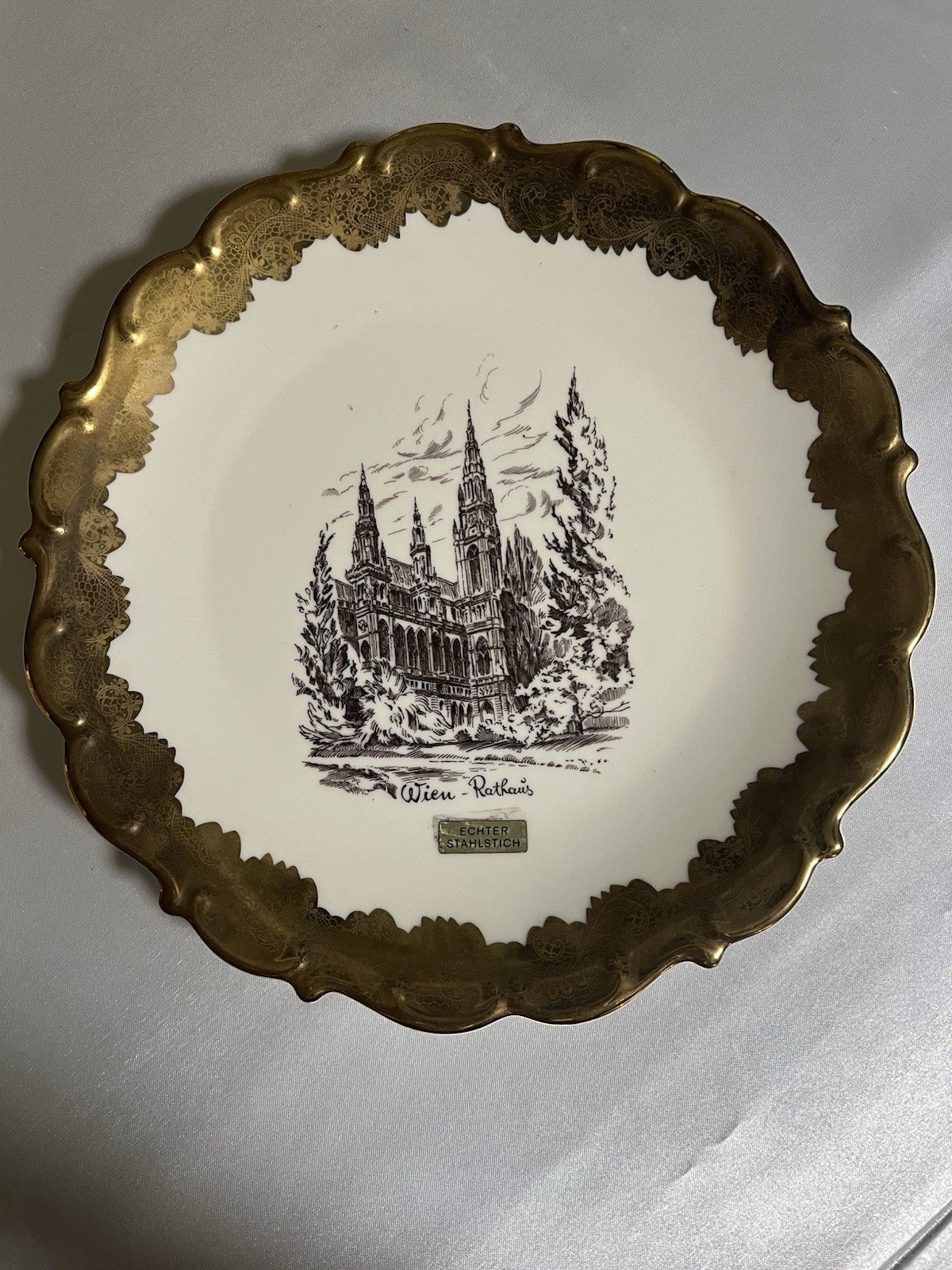Bachl Wien-Rathaus Ceramic Collector Plate Gold Gilt 9.5