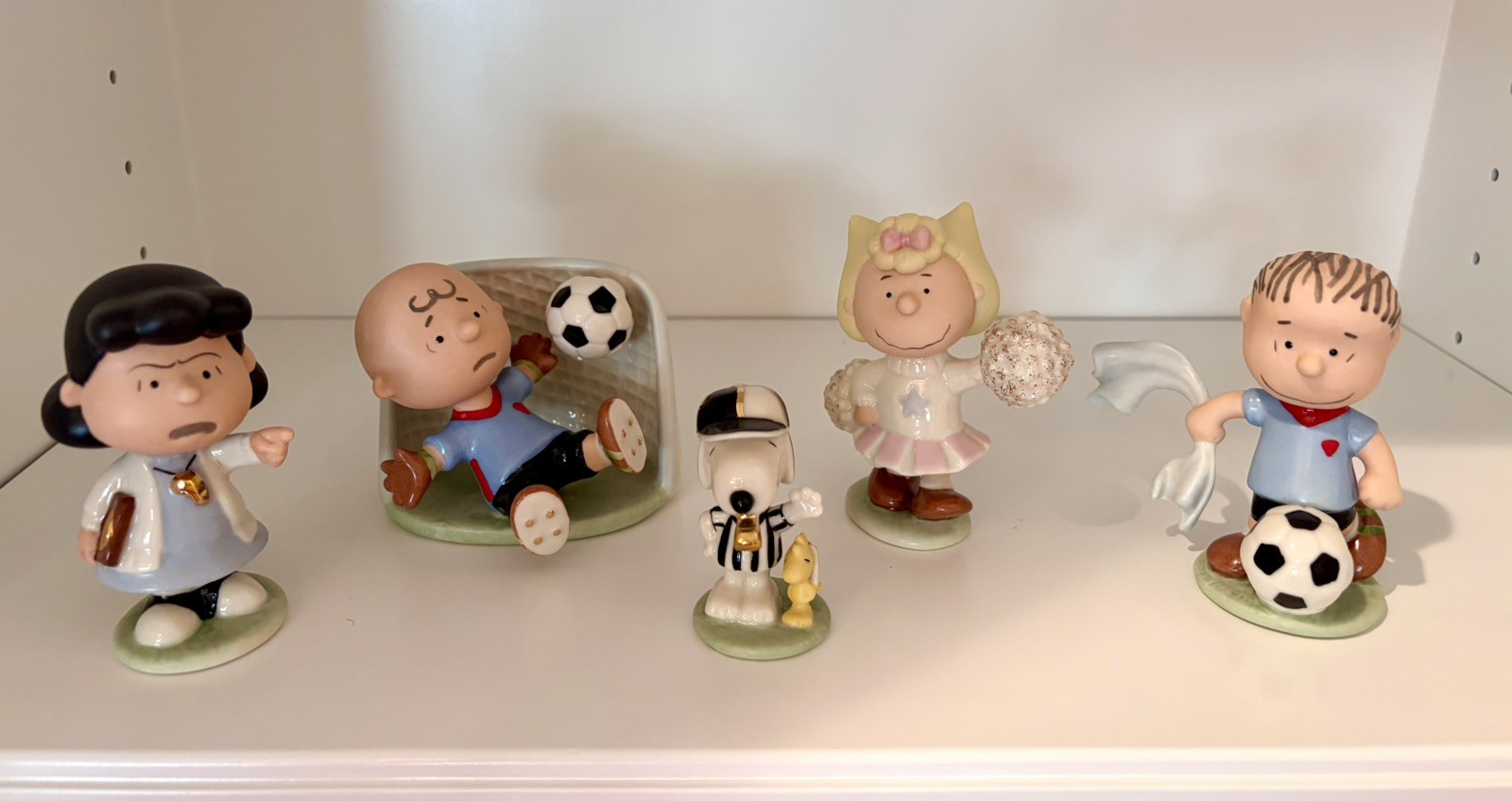 NEW Lenox Peanuts 5 Piece SOCCER TEAM SET Charlie Brown Snoopy Lucy Linus Sally