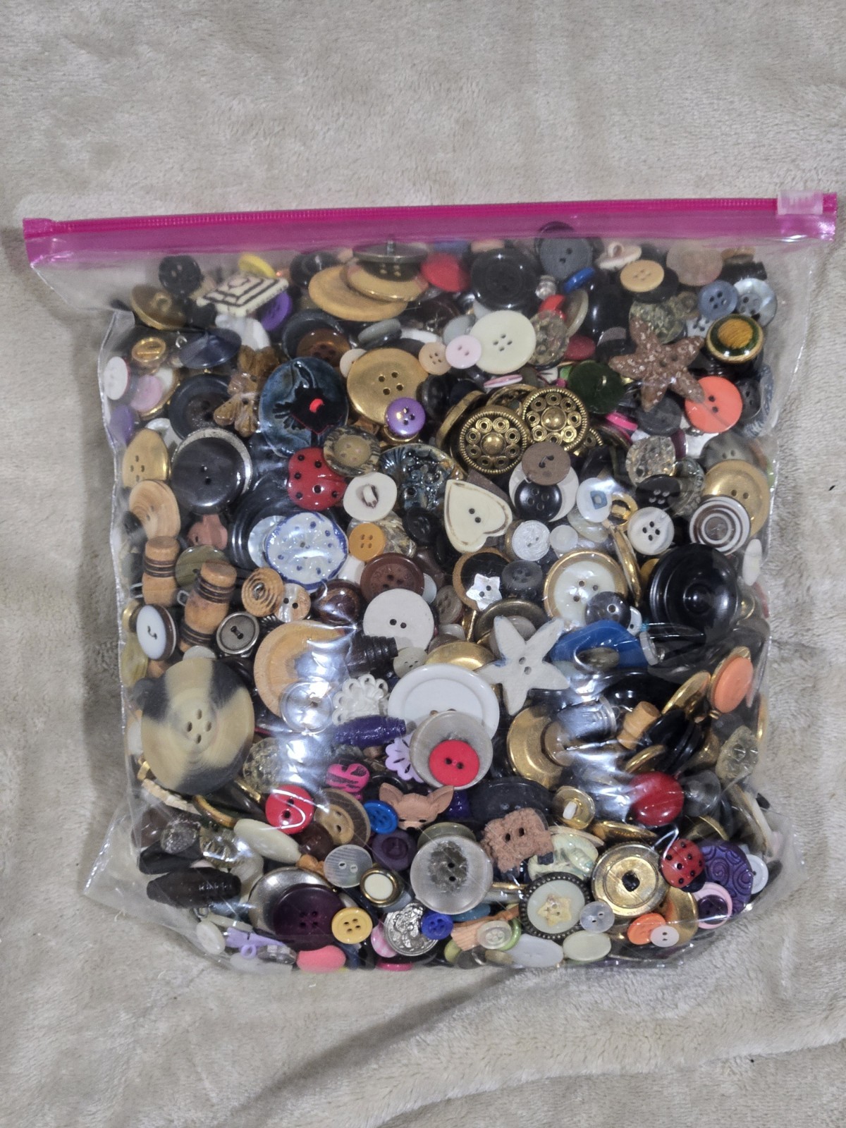 Huge Bulk Lot Vintage & Modern Sewing Buttons 5 lb Crafting Novelty Metal Resin