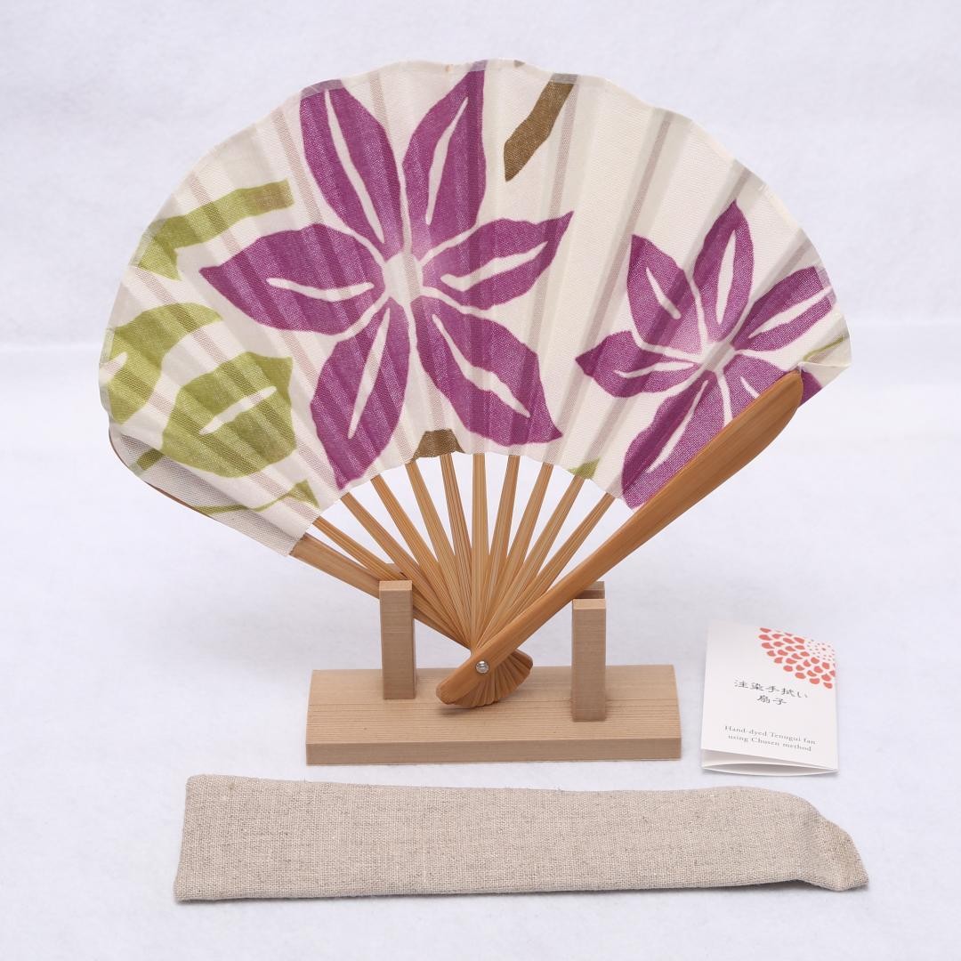 Nugoo Hand-Dyed Clematis Tenugui Fan, Round, Vibrant Colors Nugoo Hand-Dyed Clematis Tenugui Fan, Round, Vibrant Colors