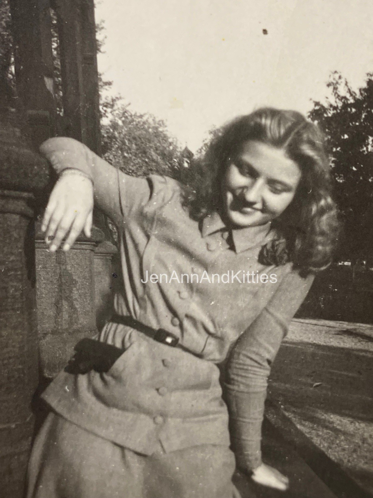 Lovely Woman Looking Away From Camera ￼ (C)