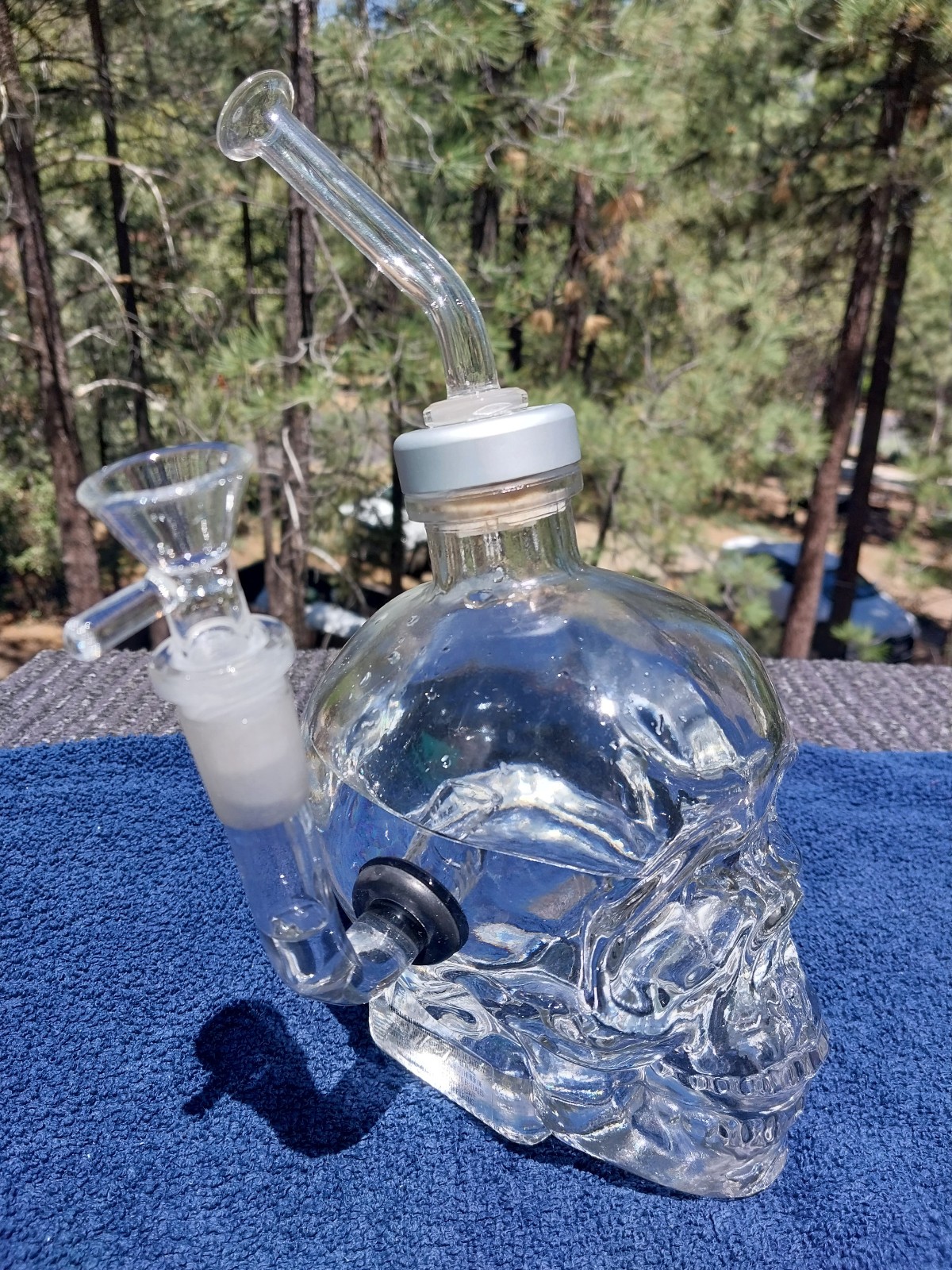 BONG CLOSE OUT  Crystal Head Vodka Clear Skull Bottle Bong  W/ \