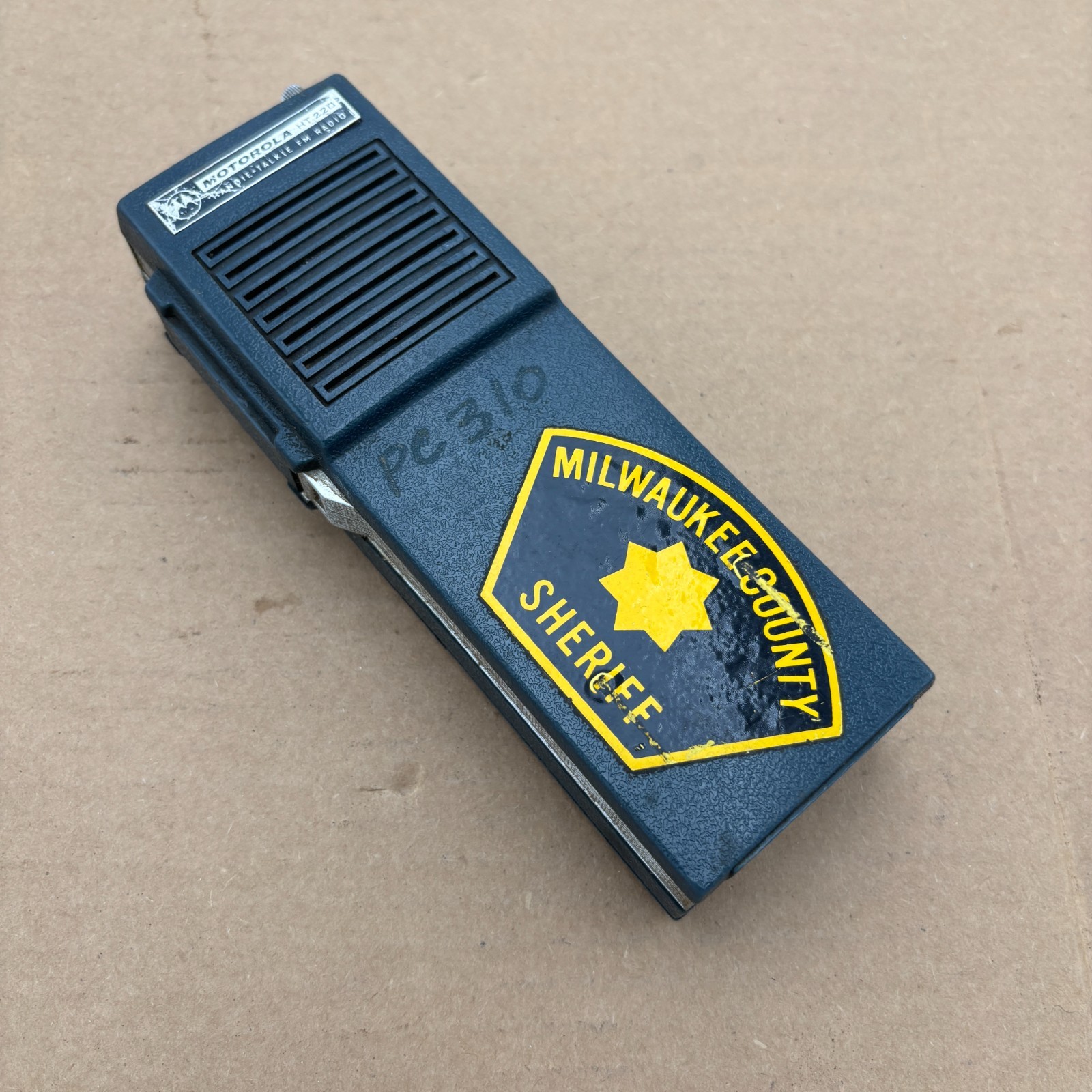 Vintage Motorola HT220 Milwaukee County Sheriff FM Radio Rare with MHz Values