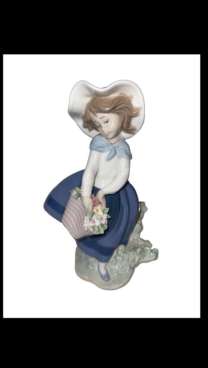 Lladro cute Pretty Pickings Girl With Basket of Flowers 7 Lladro cute Pretty Pickings Girl With Basket of Flowers 7