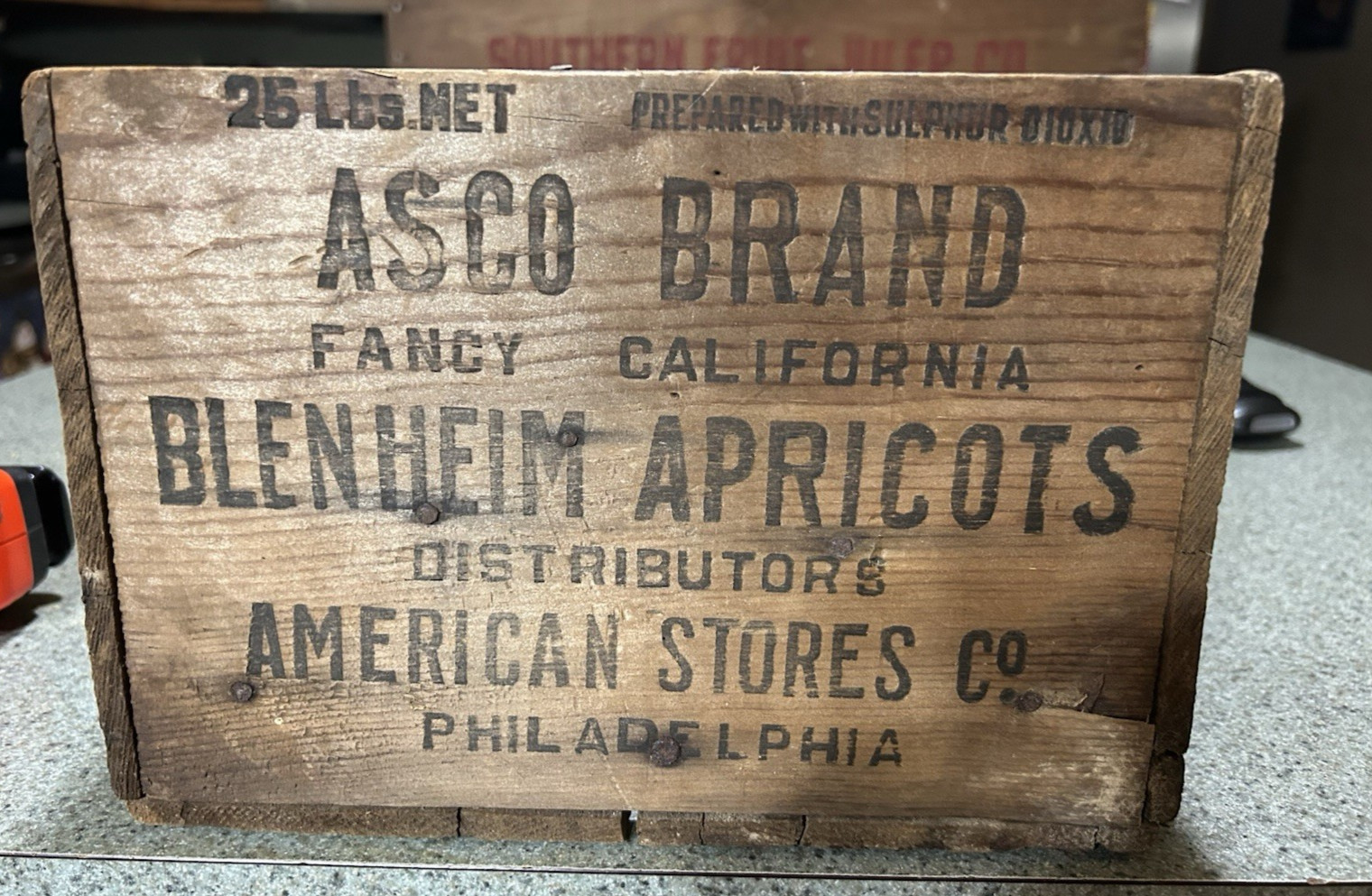 VINTAGE WOODEN CRATE ASCO BRAND CALIFORNIA APRICOTS AMERICAN STORES PHILADELPHIA VINTAGE WOODEN CRATE ASCO BRAND CALIFORNIA APRICOTS AMERICAN STORES PHILADELPHIA
