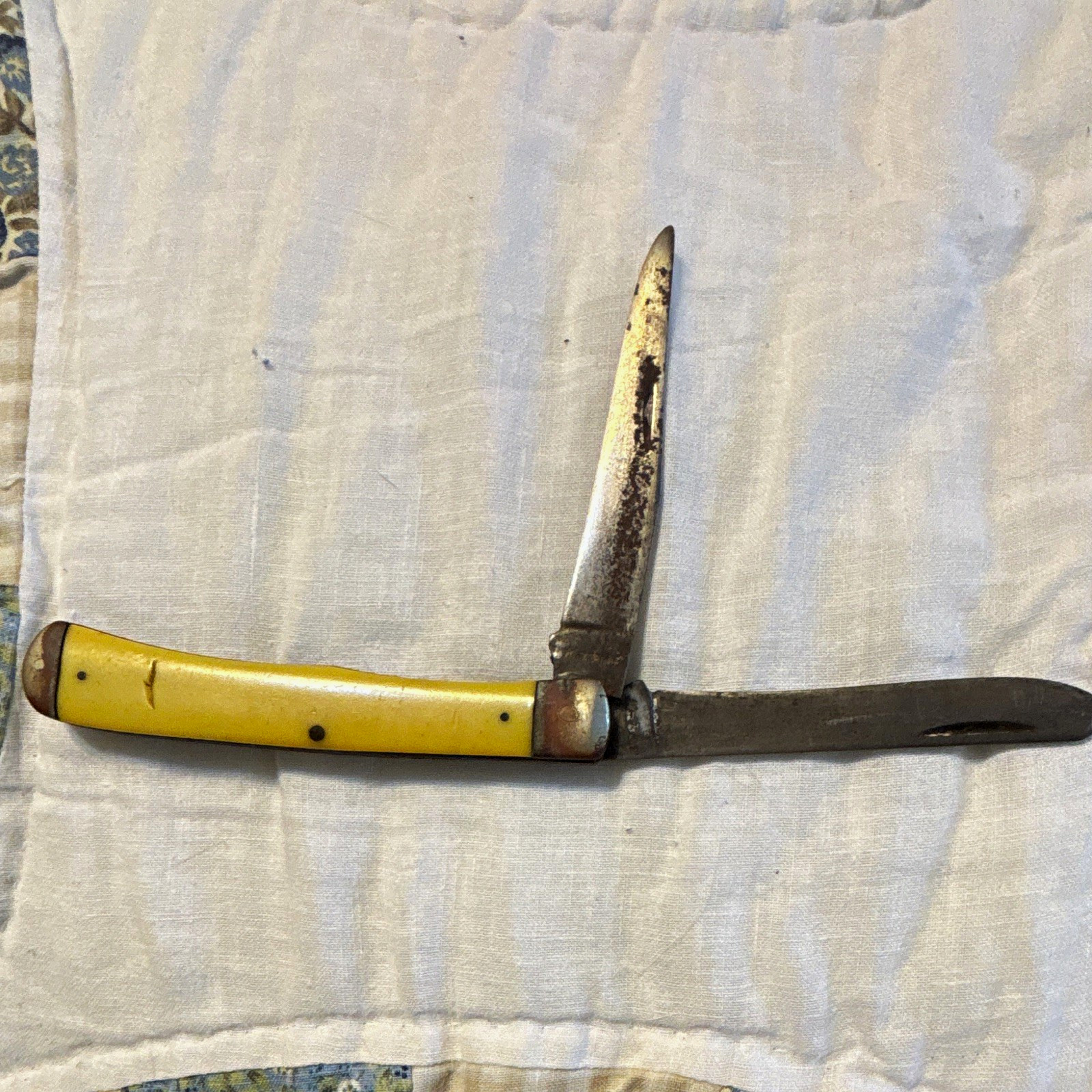 Vintage 2-Blade Slipjoint Pocketknife Pen Blades Yellow Plastic Handle