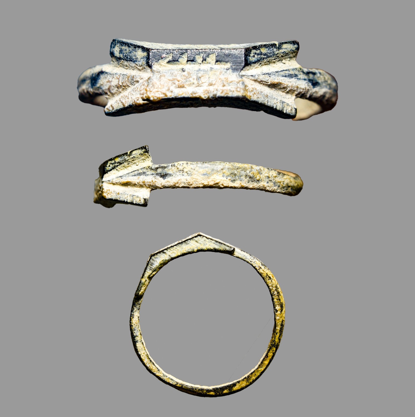 Ancient Near East Bronze Inscribed Ring Artifact Cuniformic Script 1500 BC COA