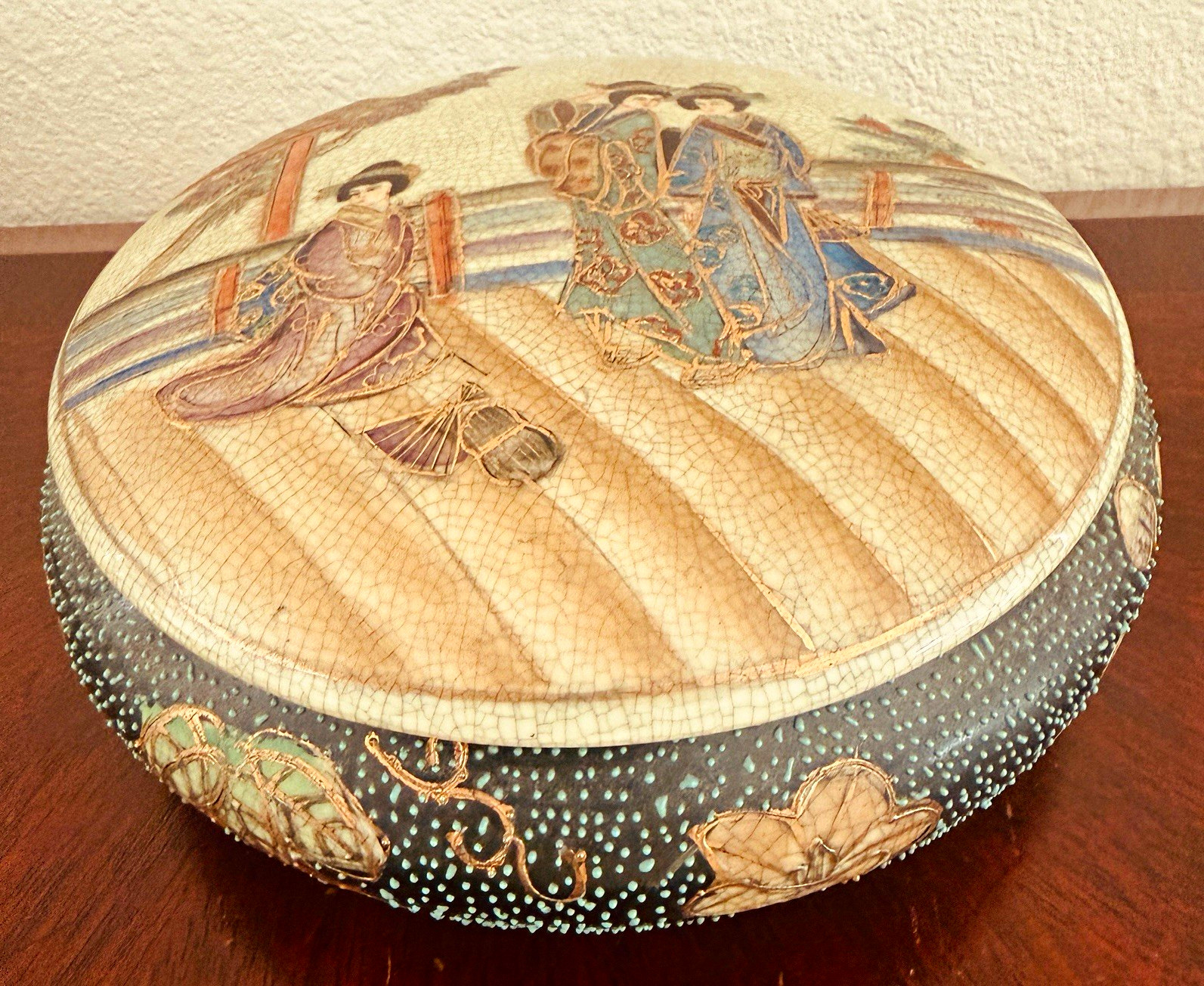 Vintage Japan Satsuma Moriage Geisha Covered Box Hand Painted 9”