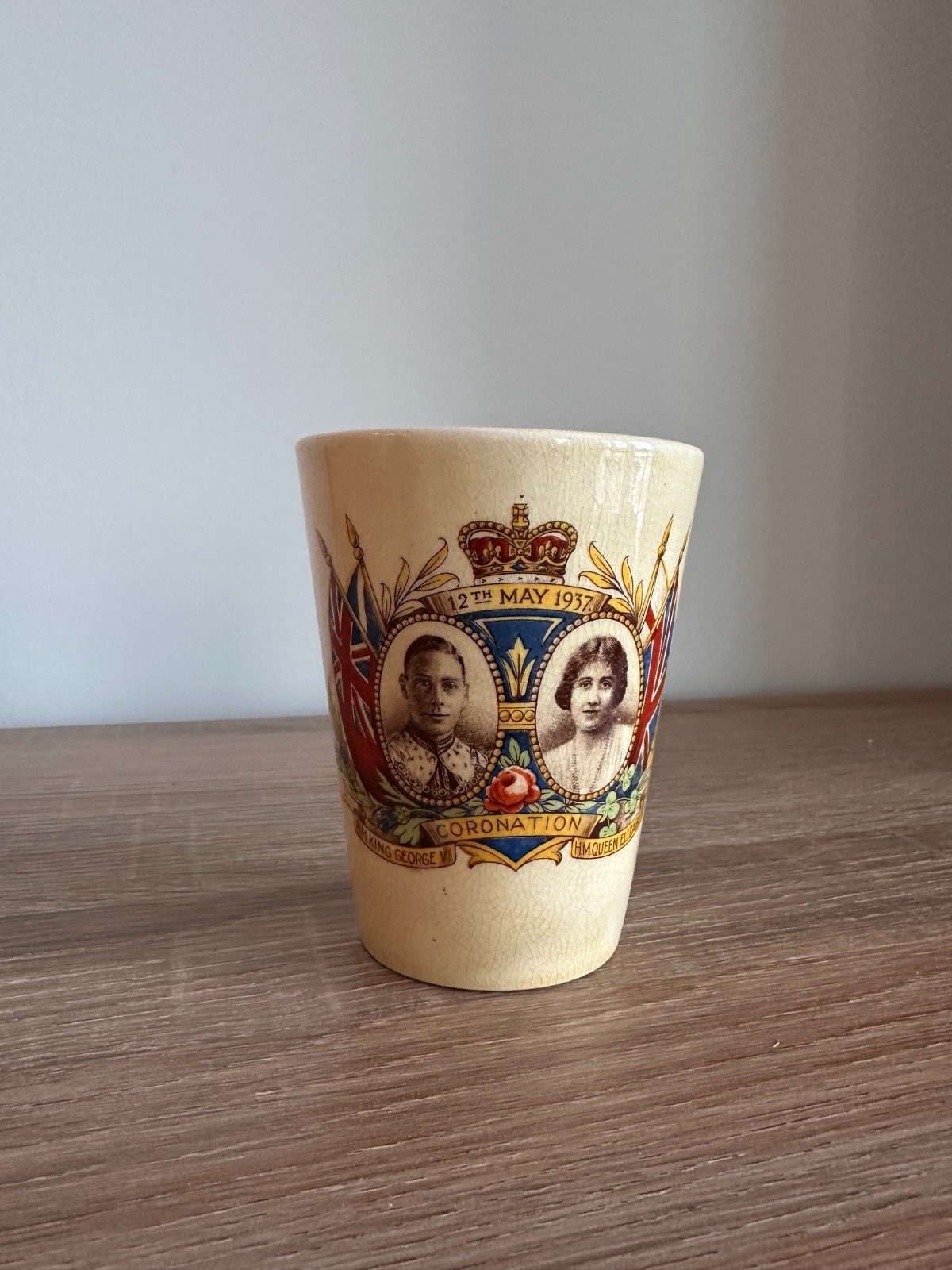1937 King George VI Queen Elizabeth Coronation Kensington Ware Beaker 1937 King George VI Queen Elizabeth Coronation Kensington Ware Beaker
