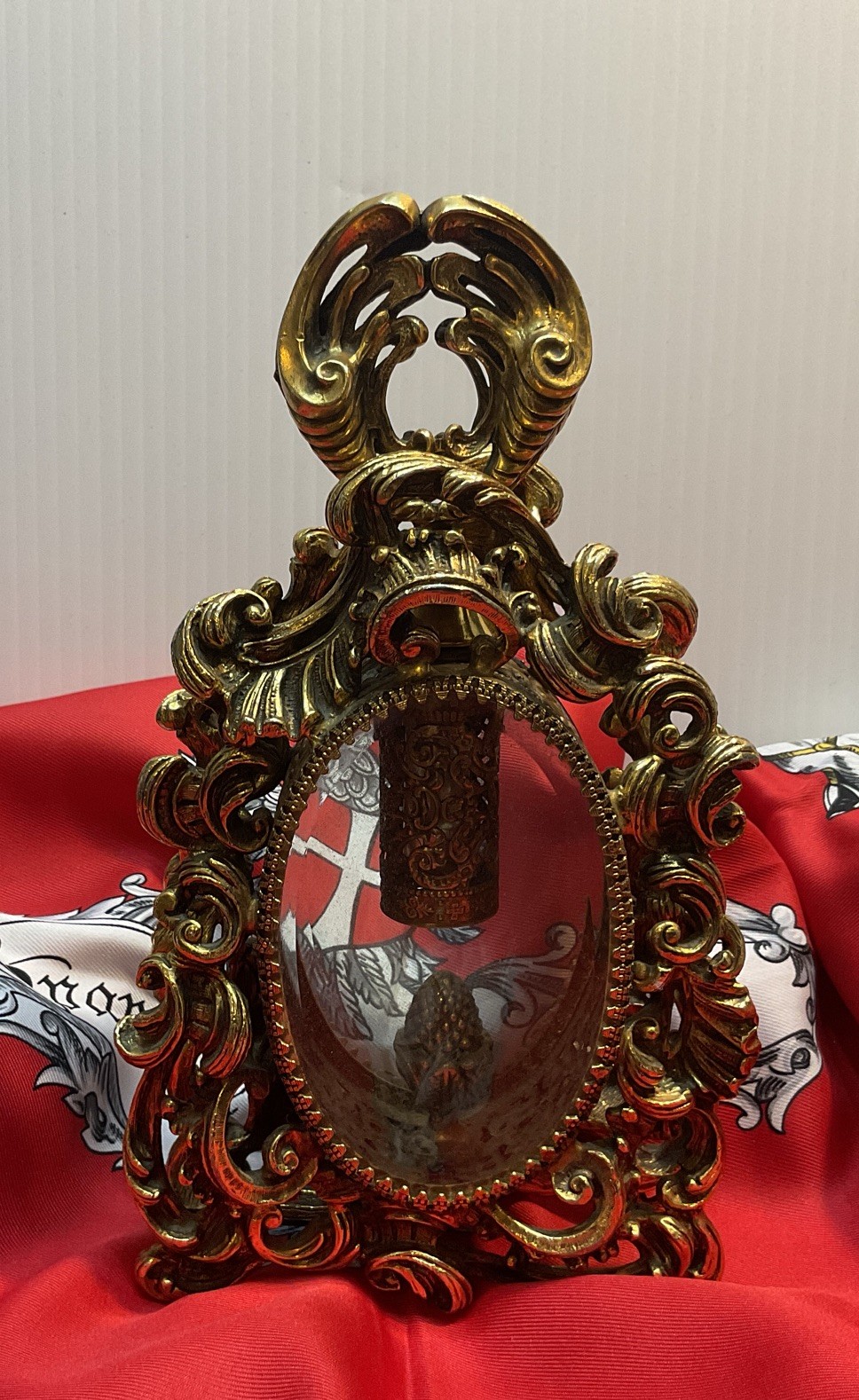 Vintage Ormolu Ornate Scroll Gold Filigree Glass Perfume bottle w/ Applicator Vintage Ormolu Ornate Scroll Gold Filigree Glass Perfume bottle w/ Applicator