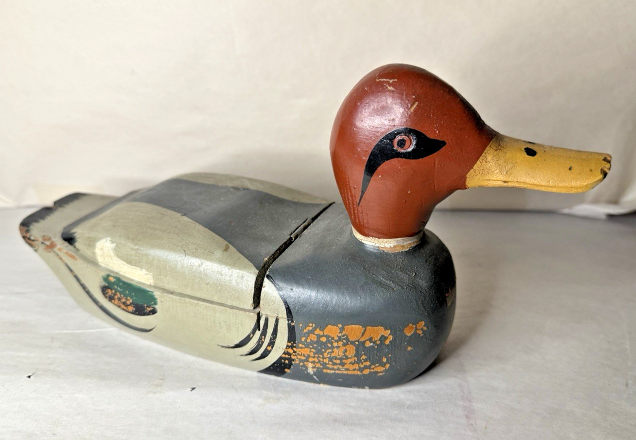 Vintage Old Carved Wood Decoy Duck Box in Original Paint Vintage Old Carved Wood Decoy Duck Box in Original Paint