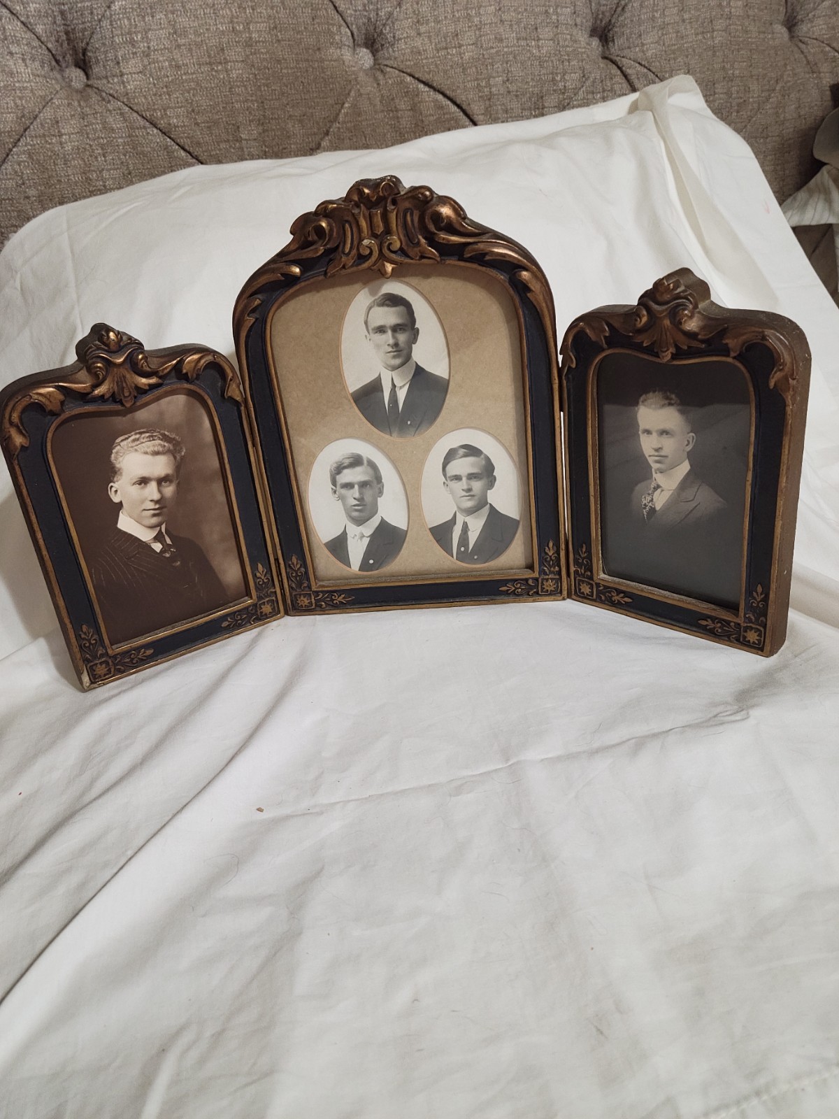 Vntg/Antq Ornate Wood Trifold Hinged Edwardian Style Picture Frame w/Sepia Pics Vntg/Antq Ornate Wood Trifold Hinged Edwardian Style Picture Frame w/Sepia Pics