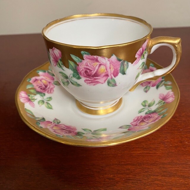 Vtg SALISBURY Pink Roses Tea Cup and Saucer Set Bone China England Pink Gold Vtg SALISBURY Pink Roses Tea Cup and Saucer Set Bone China England Pink Gold