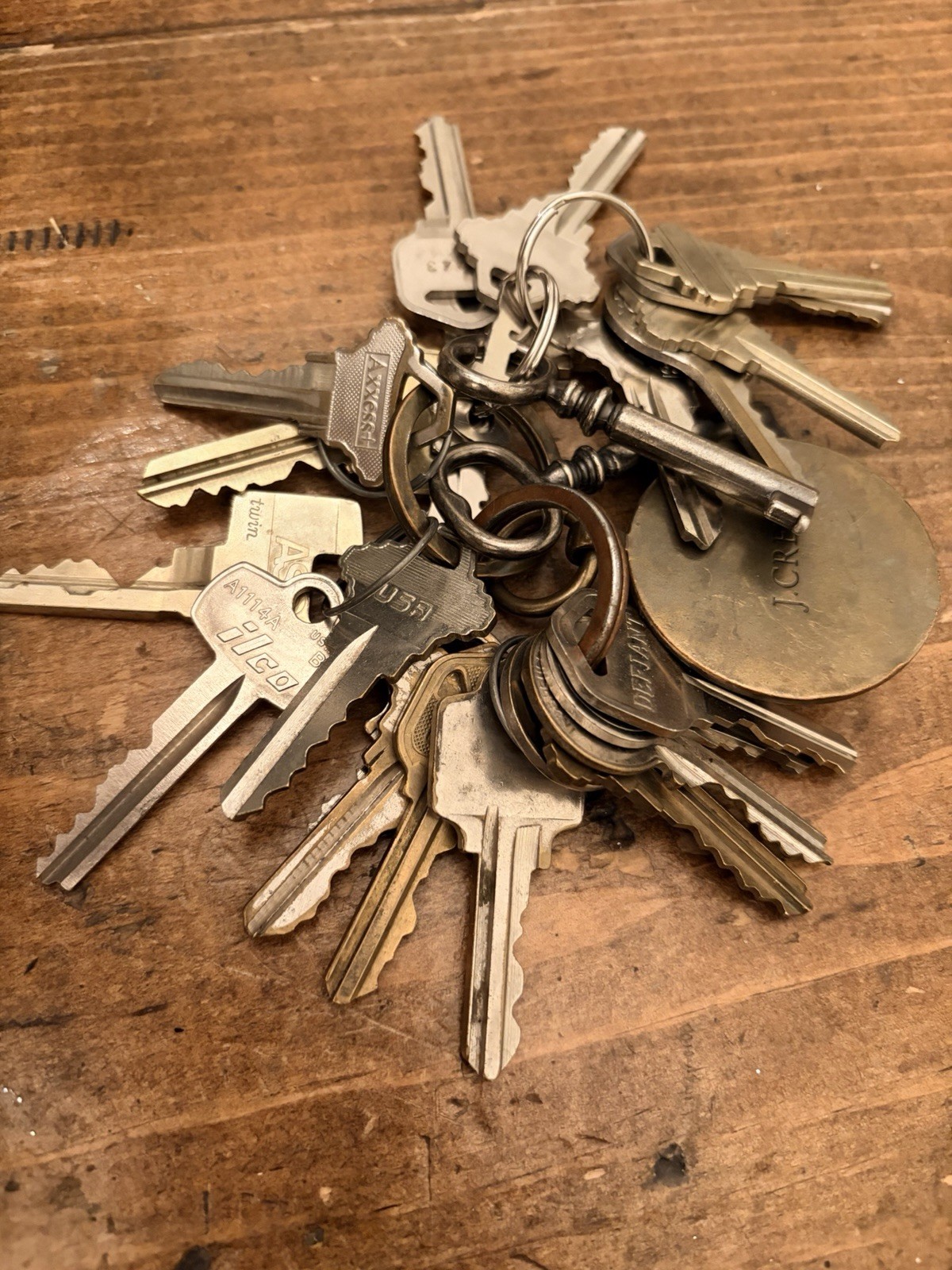 Large Lot Vintage Modern Keys Skeleton Barrel Key Rings Steampunk Crafts USA Large Lot Vintage Modern Keys Skeleton Barrel Key Rings Steampunk Crafts USA