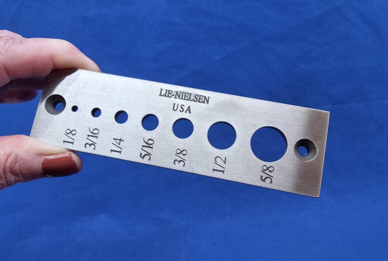 Lie Nielsen Standard Dowel Plate in Excellent  Mint Condition