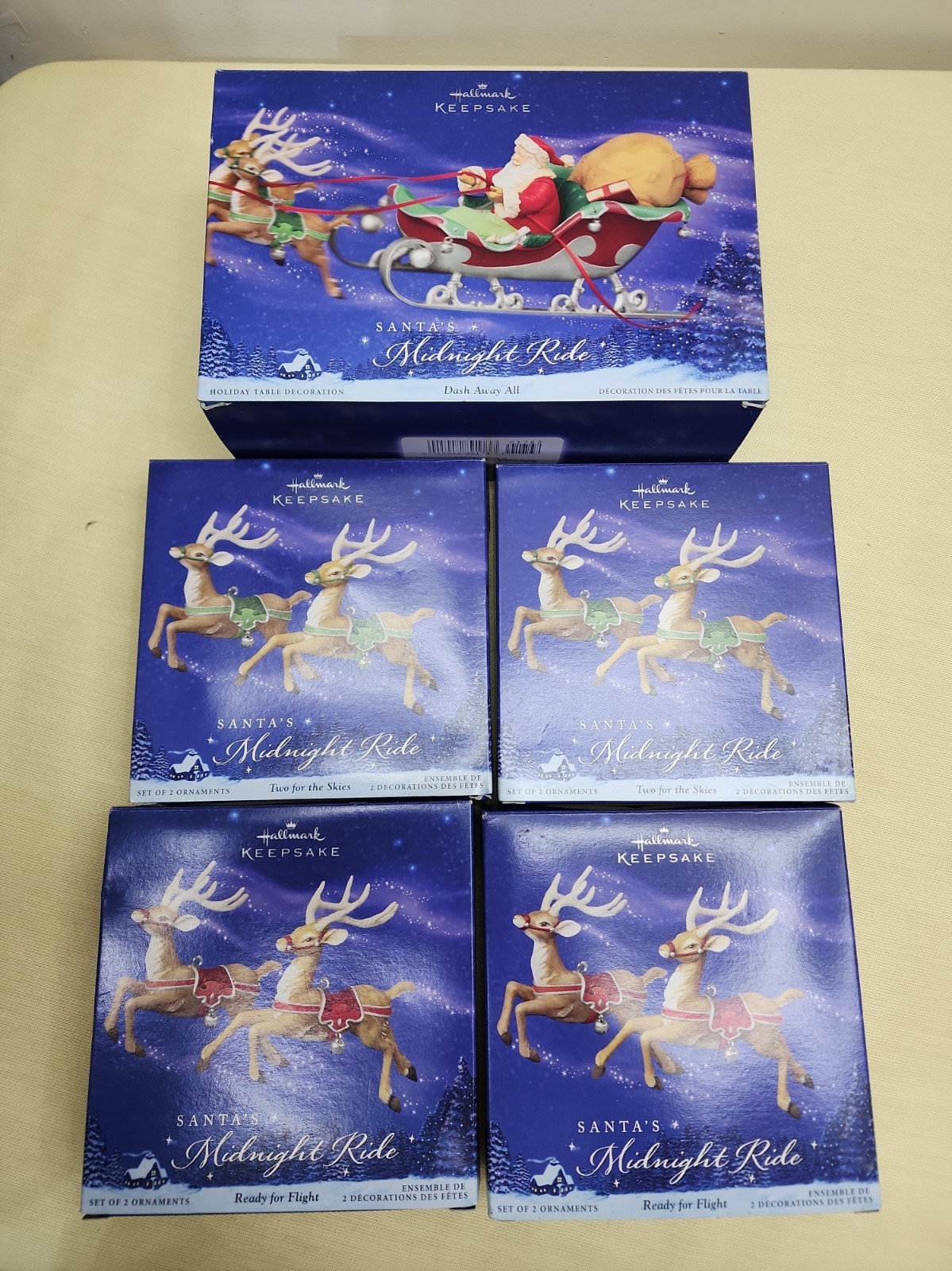 2005 Hallmark Santa’s Midnight Ride Table Top Dash Away Sleigh & 6 Reindeer 2005 Hallmark Santa’s Midnight Ride Table Top Dash Away Sleigh & 6 Reindeer