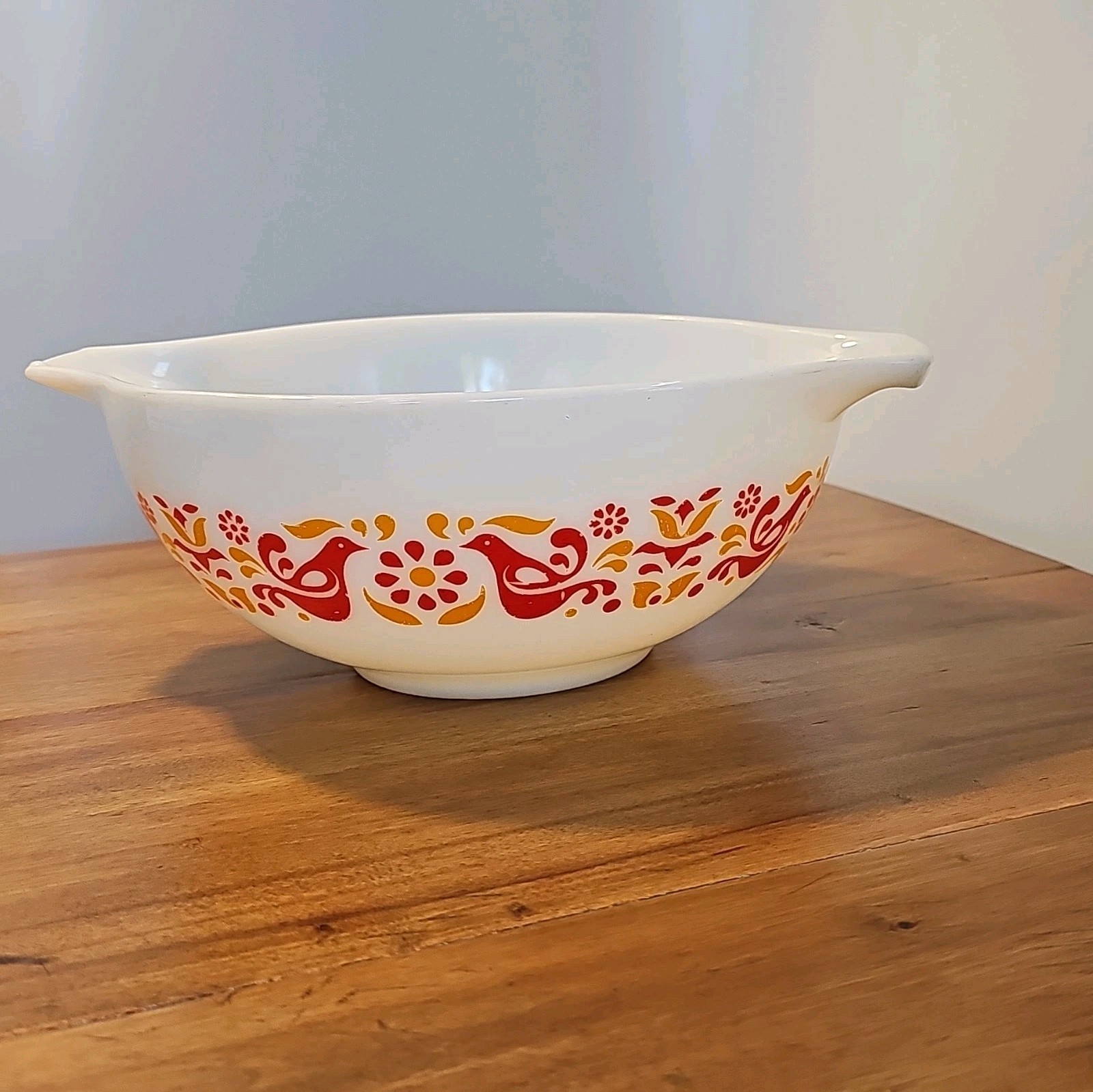 PYREX 443  2.5 pt Cinderella Friendship Birds Bowl  Pattern Red/Orange Nice