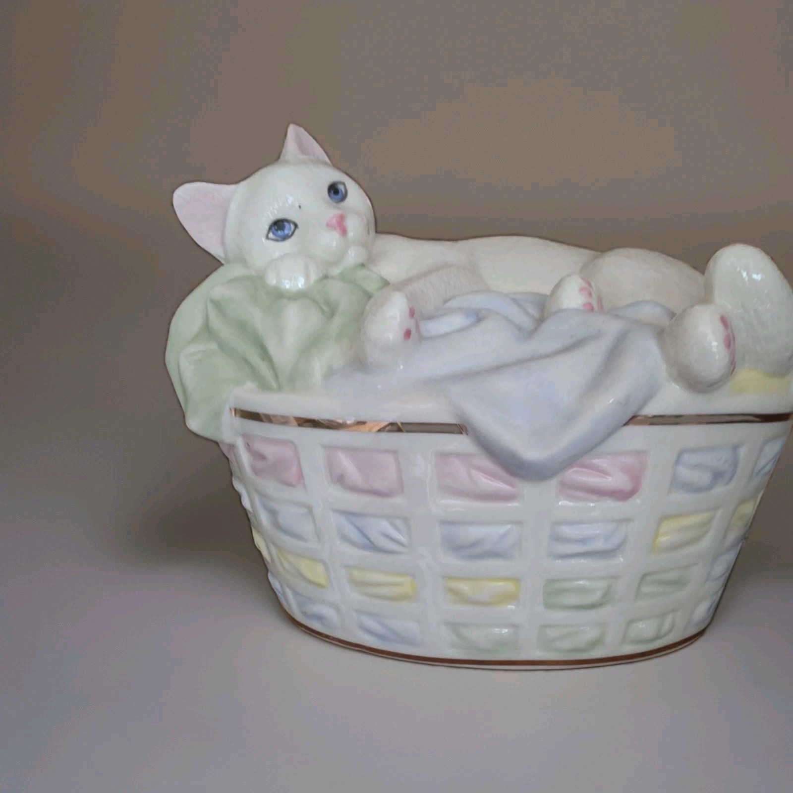 Lenox American By Design ZZZ Perfect Spot Laundry Basket Cat Figurine 833593 Lenox American By Design ZZZ Perfect Spot Laundry Basket Cat Figurine 833593