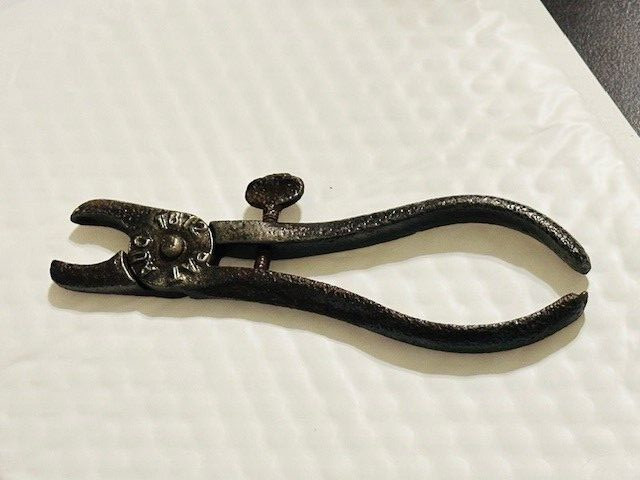Antique Vintage Hills Hog Ringer Pliers Pat. Aug. 1872