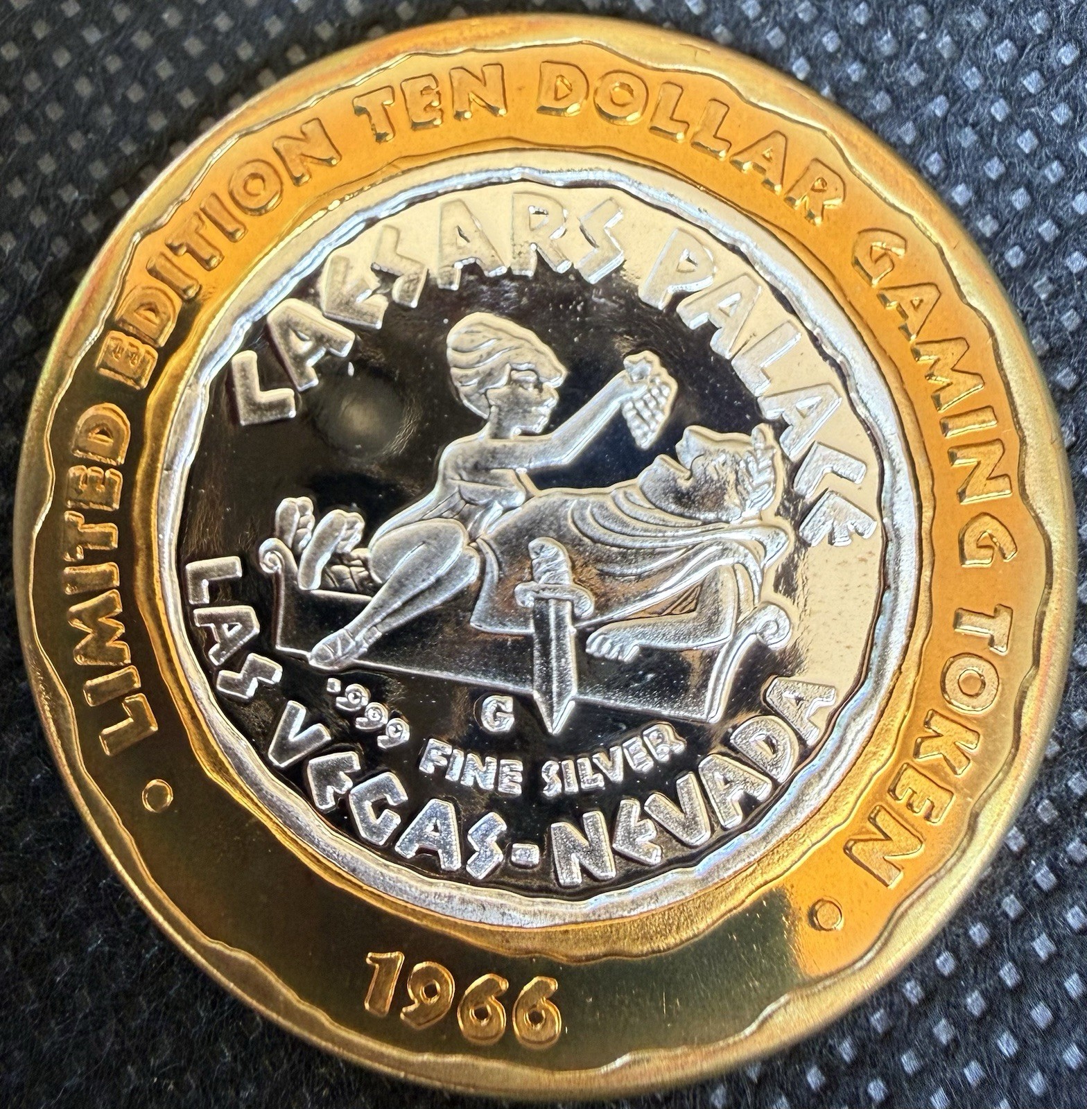 CAESARS PALACE HOTEL & CASINO RARE Limited Edition 999% .6 Oz Pure Silver Strke CAESARS PALACE HOTEL & CASINO RARE Limited Edition 999% .6 Oz Pure Silver Strke