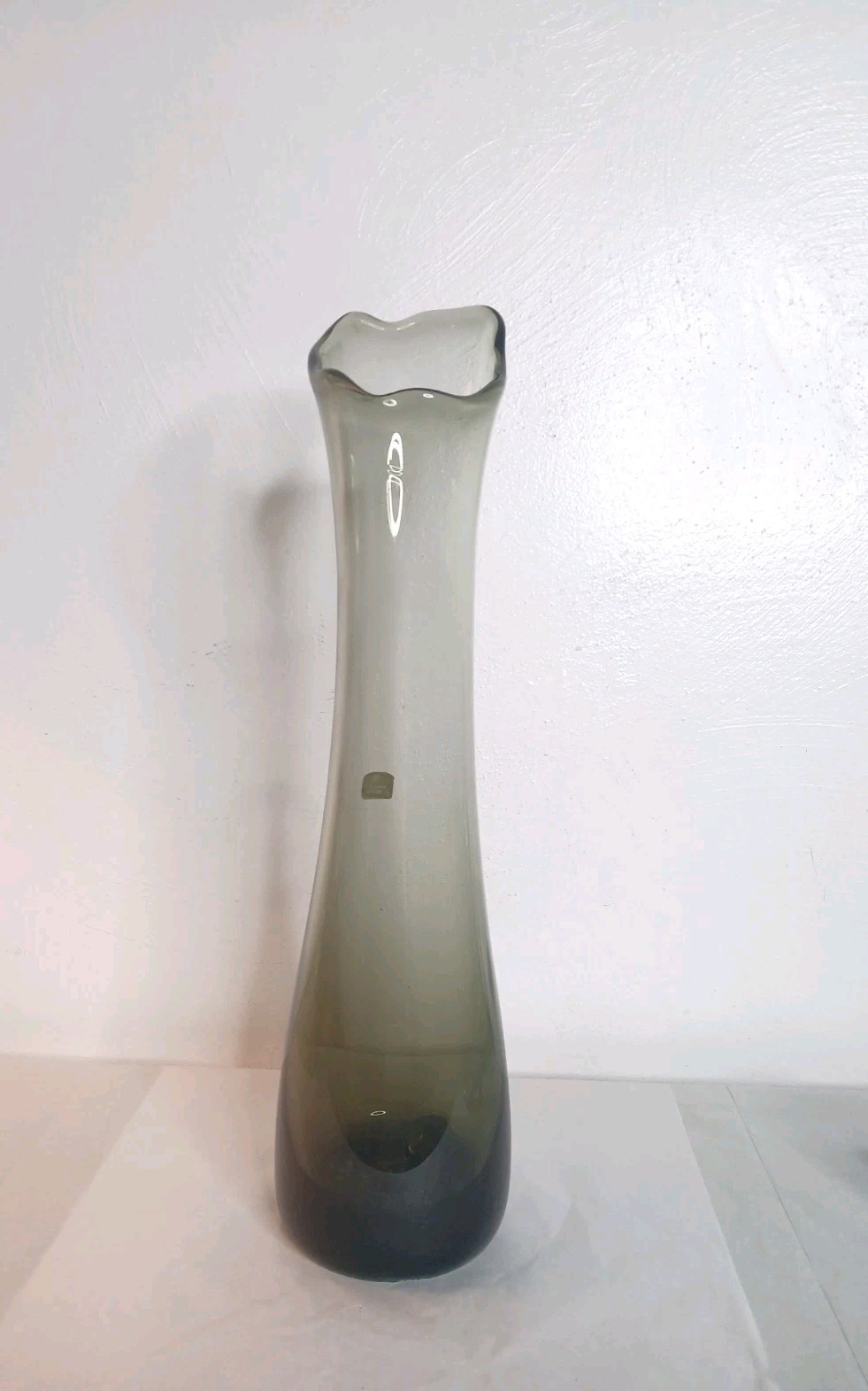 Vintage Epic Viking W/sticker Glass *GLOWING* Swung Vase Smoke Color 18” Amazin Vintage Epic Viking W/sticker Glass *GLOWING* Swung Vase Smoke Color 18” Amazin