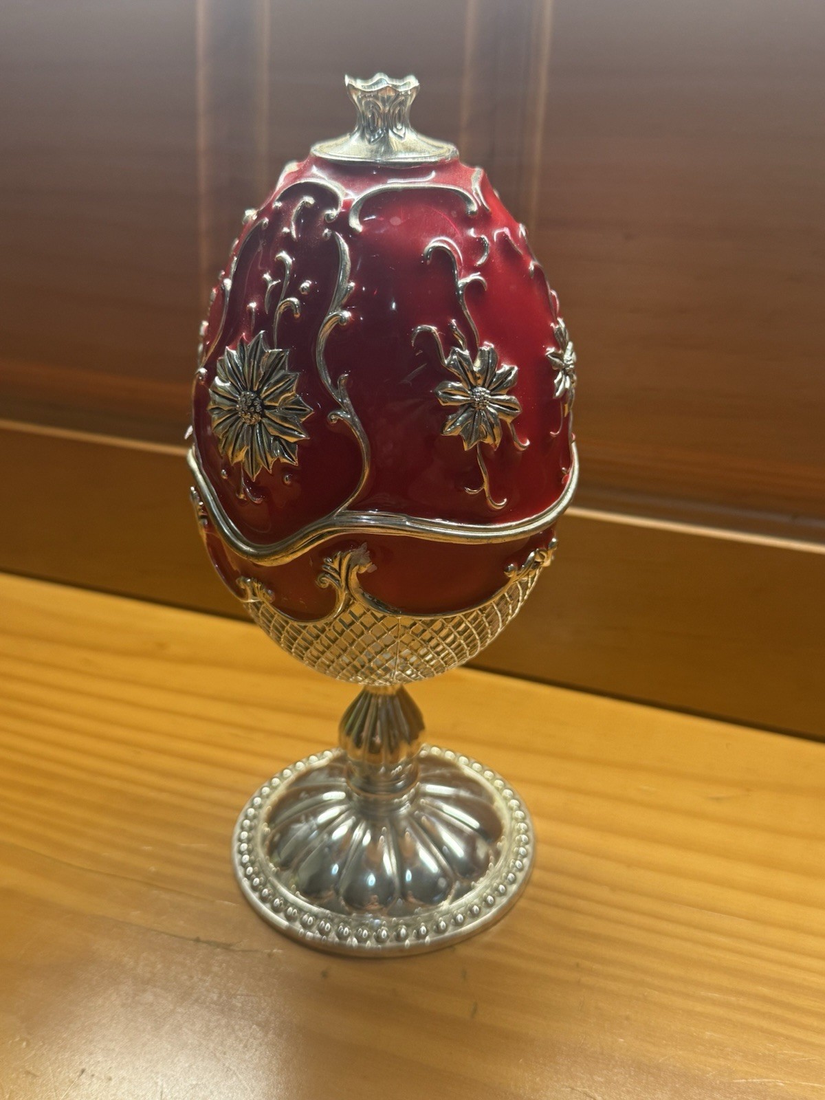 Vintage 2002 Wallace Silversmiths red enamel/ silver-plated musical holiday egg