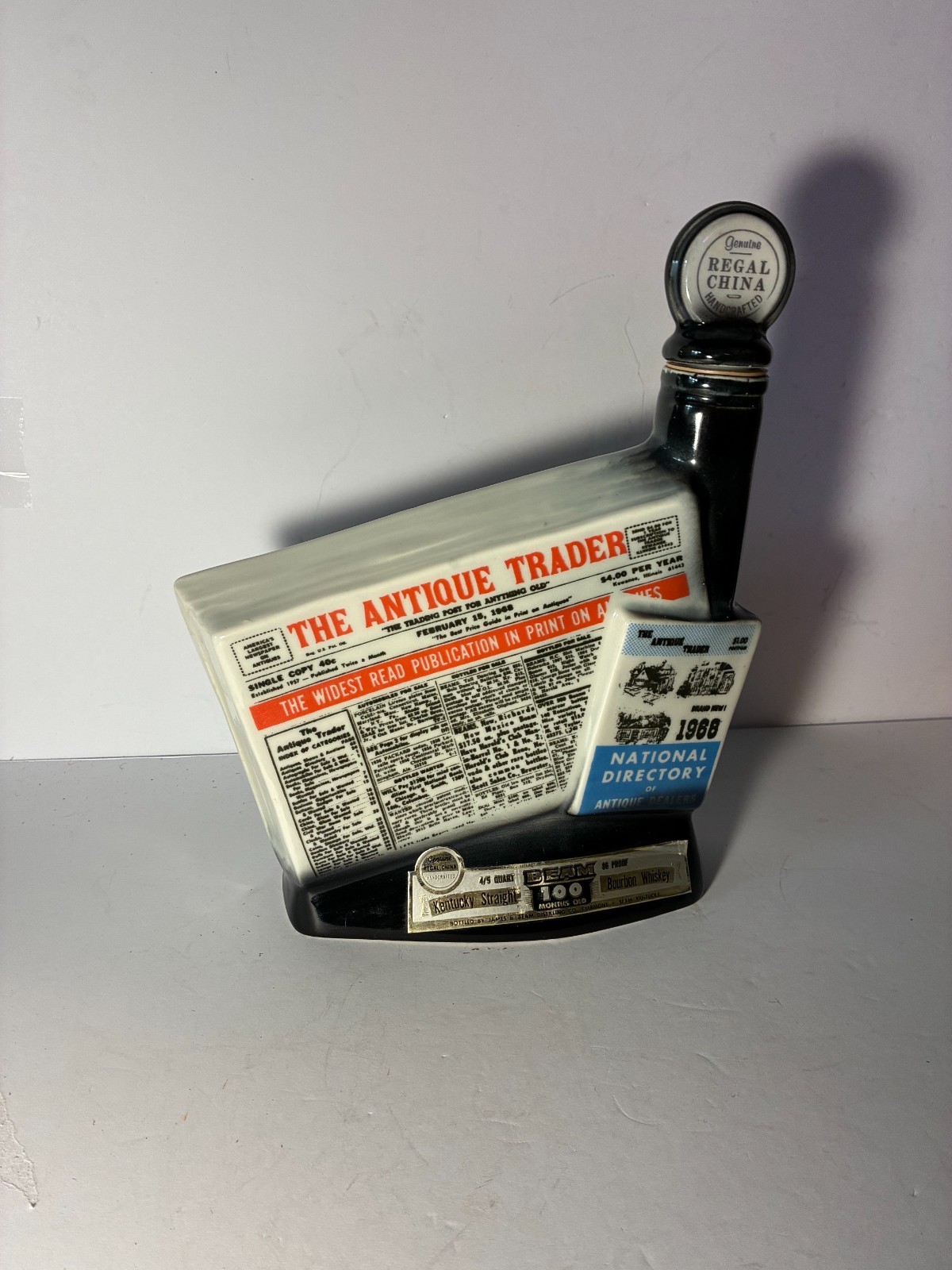JIM BEAM ANTIQUE TRADER EDITION COLLECTORS DECANTER JIM BEAM ANTIQUE TRADER EDITION COLLECTORS DECANTER