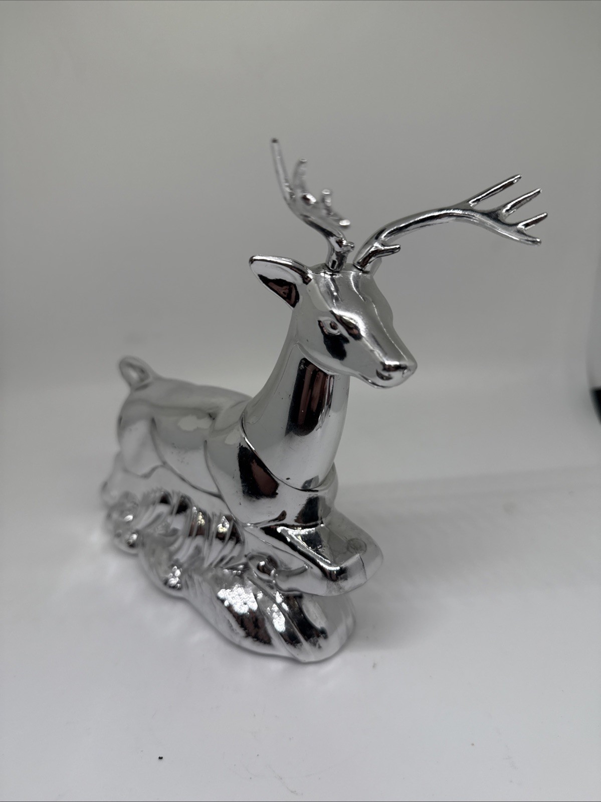 Vintage Avon Wilderness Classic Sweet Honesty Cologne 6 fl oz Deer Full w/ Box