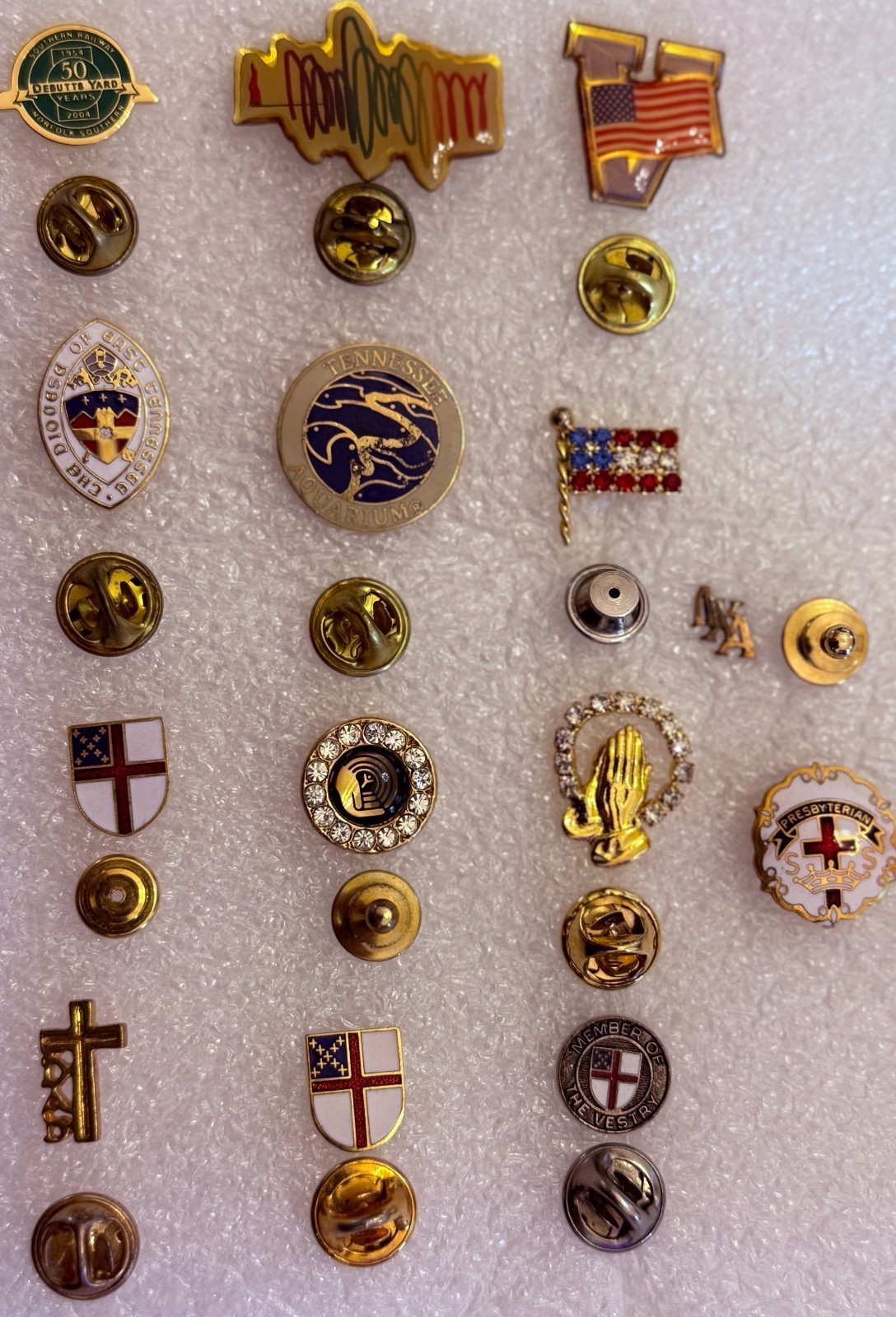Lot of 14 VINTAGE LAPEL PIN COLLECTION