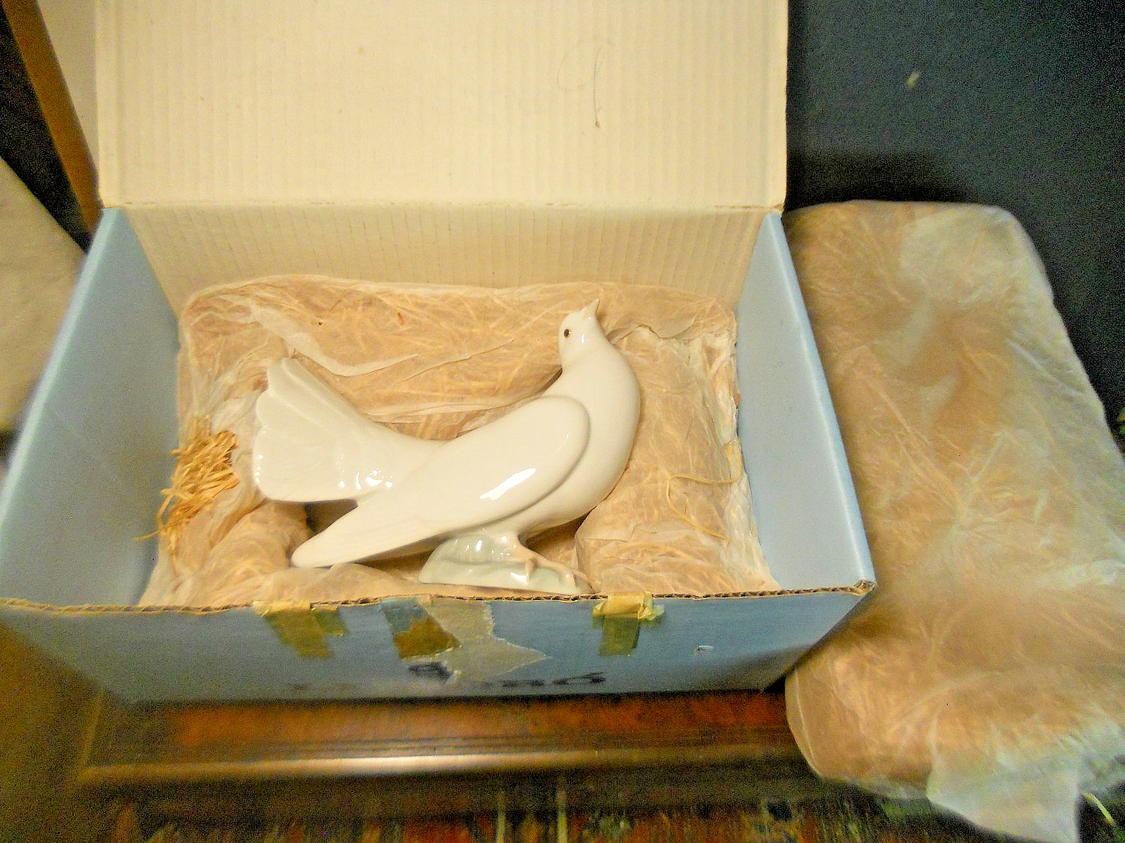 LLADRO 1015 Palomo Pequeno Figurine ORIG BOX Mib Nice RETIRED Little Dove LLADRO 1015 Palomo Pequeno Figurine ORIG BOX Mib Nice RETIRED Little Dove
