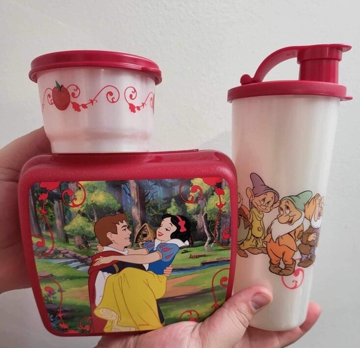 Tupperware Disney Snow White Lunch Set Sparkly Glitter from Original Film New Tupperware Disney Snow White Lunch Set Sparkly Glitter from Original Film New