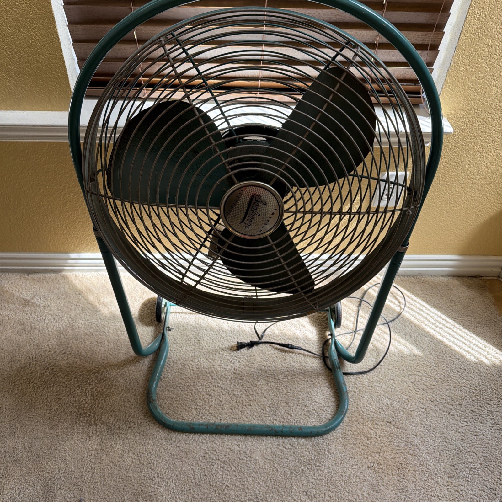 1950s Mid-Century Emerson Electric Seabreeze Roll-About Adjustable 2-Speed Fan 1950s Mid-Century Emerson Electric Seabreeze Roll-About Adjustable 2-Speed Fan