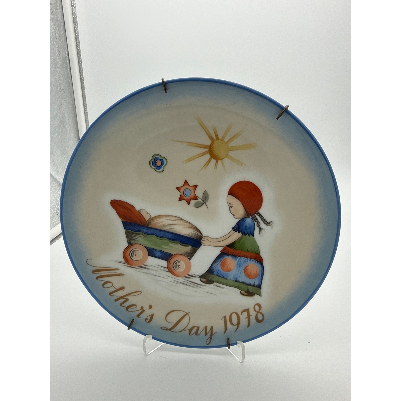 Vintage 1978 Schmid Sister Berta Hummel Mother's Day collector plate