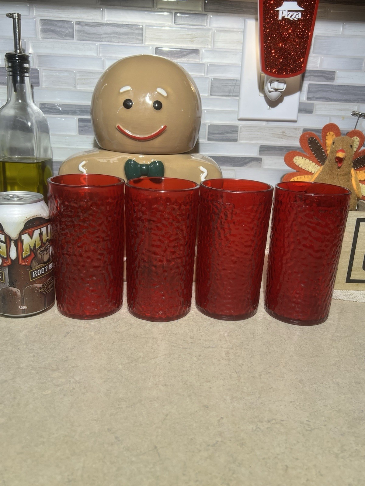 (4) Red Plastic Pizza Hut Cups 16 Oz Cups, Fast Food Collectible (4) Red Plastic Pizza Hut Cups 16 Oz Cups, Fast Food Collectible