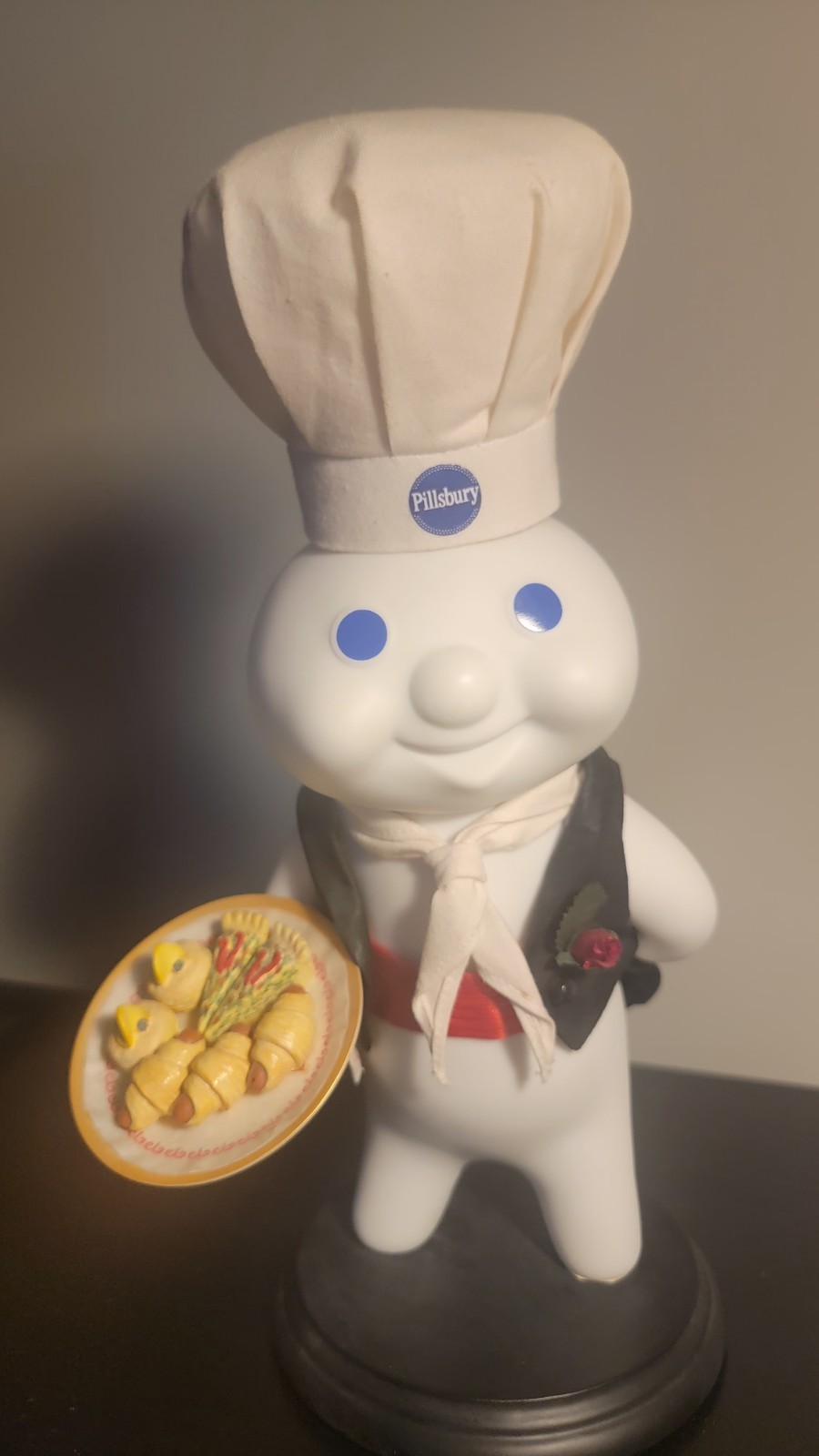 Vintage 1999 Danbury Mint Pillsbury Doughboy At Your Service Doll - original box Vintage 1999 Danbury Mint Pillsbury Doughboy At Your Service Doll - original box