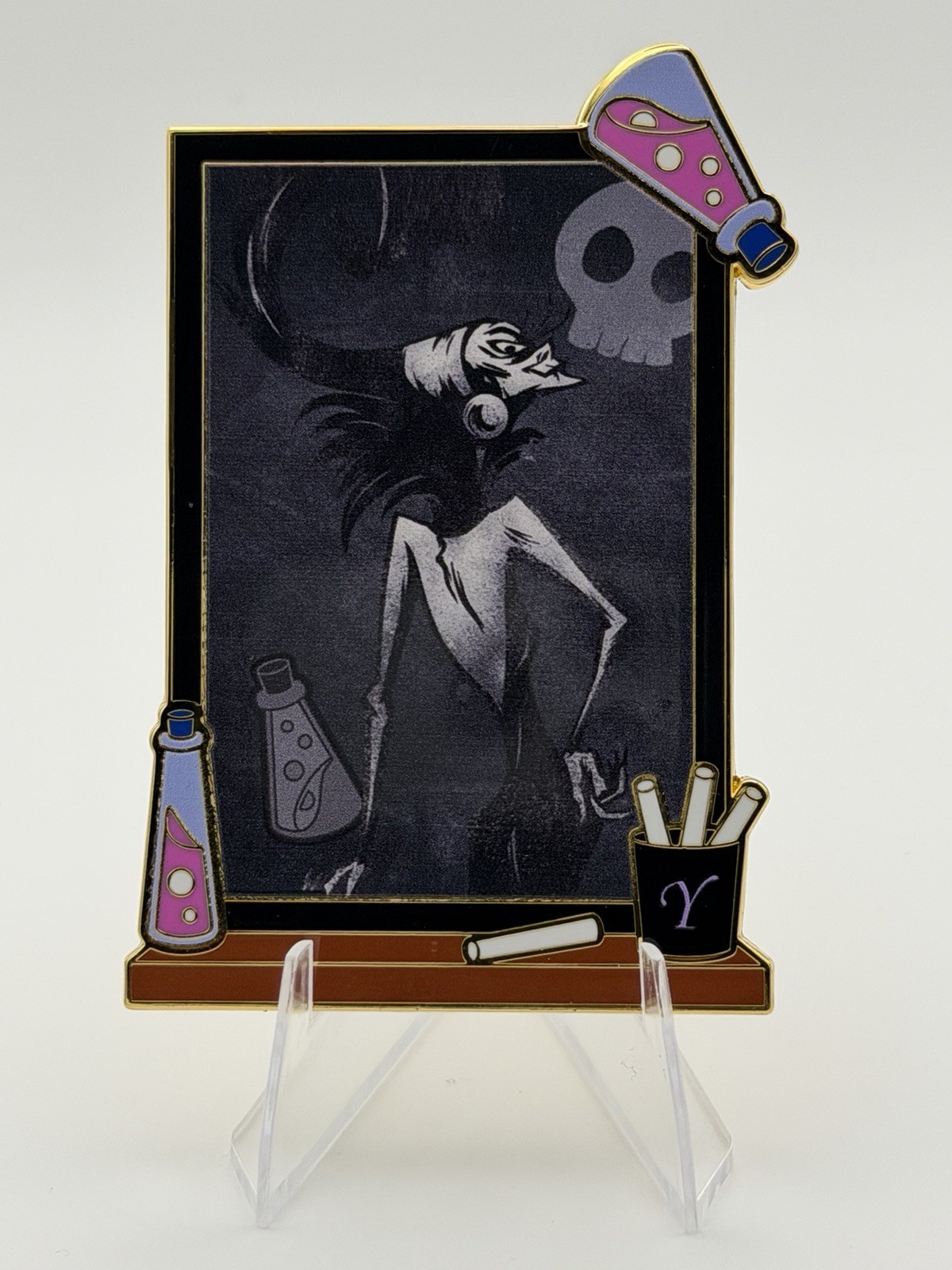 Disney PALM Yzma Villains in Chalk Pink a la Mode Jumbo Pin LE 500 IN HAND