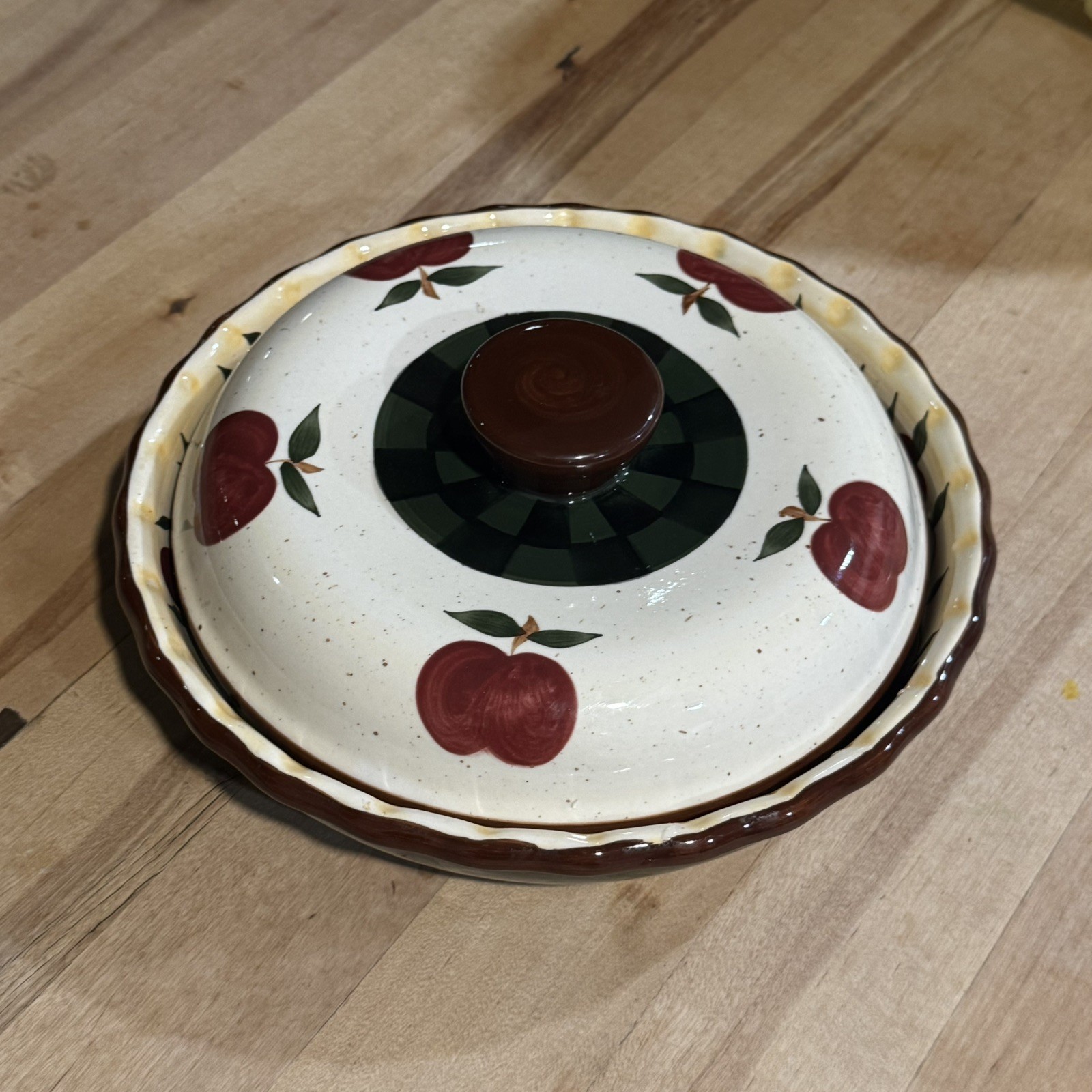 DAXIN Ceramic Round Pie Dish Apple with lid