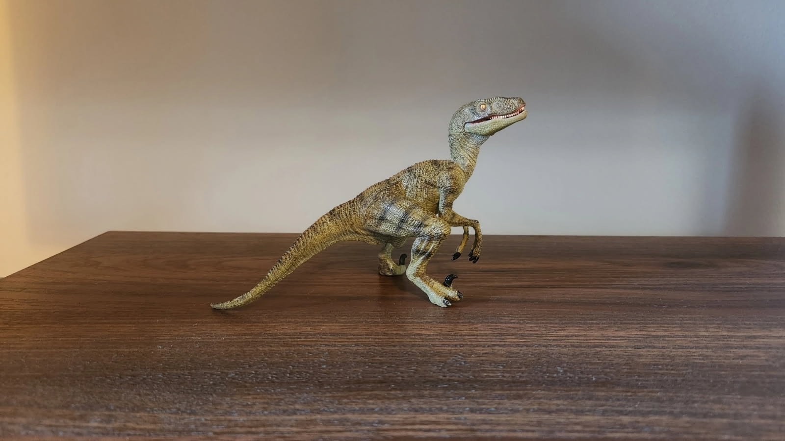 Rare Papo Green Velociraptor 2005 Model 2016 Paint Variant ⭐️READ⭐️ Rare Papo Green Velociraptor 2005 Model 2016 Paint Variant ⭐️READ⭐️