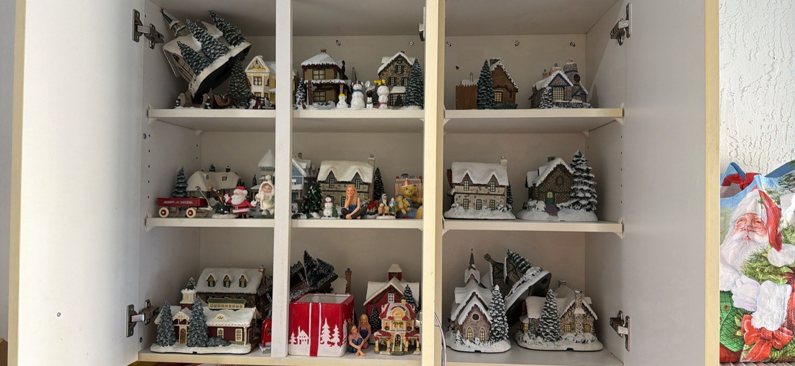 Hawthorne Village Thomas Kinkade Illuminated Resin Christmas Village Buildings