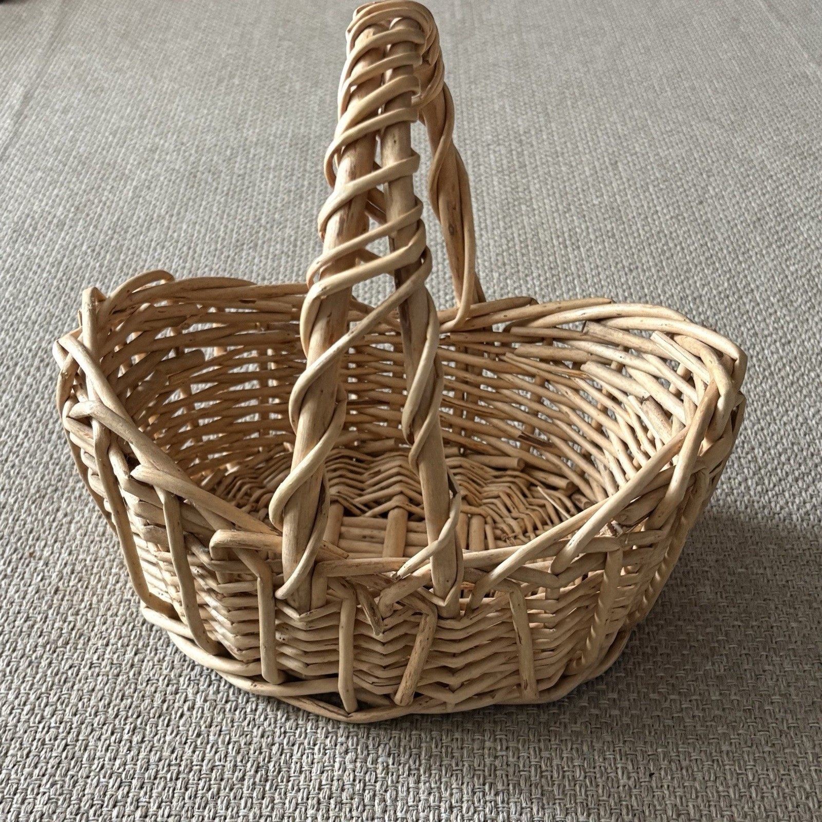 Vintage Basket Natural Tone Woven Wicker Gathering Basket With Handle