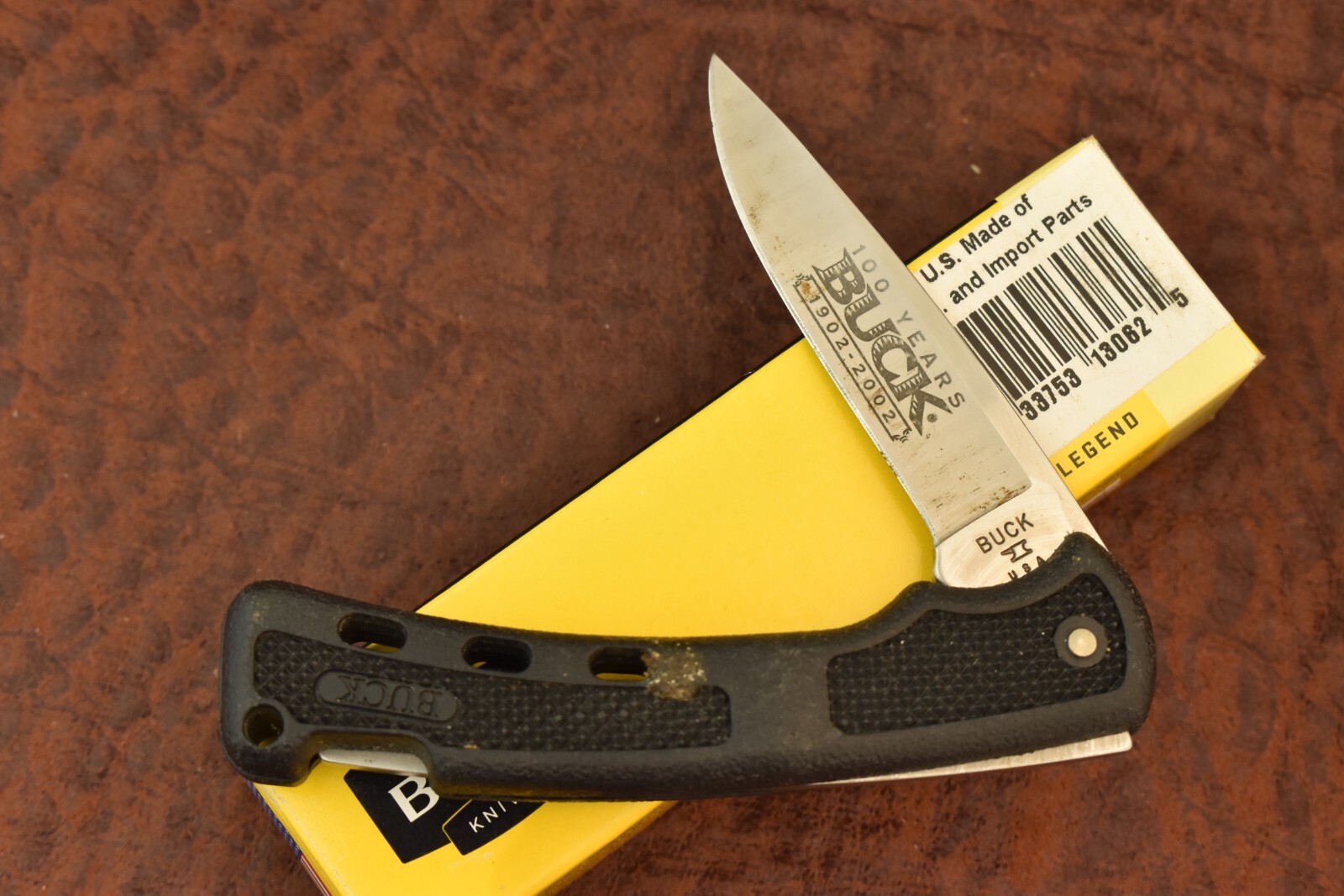 BUCK USA 1902-2002 100 YEAR ANNIVERSARY BLACK PLASTIC LOCKBACK KNIFE (12955)