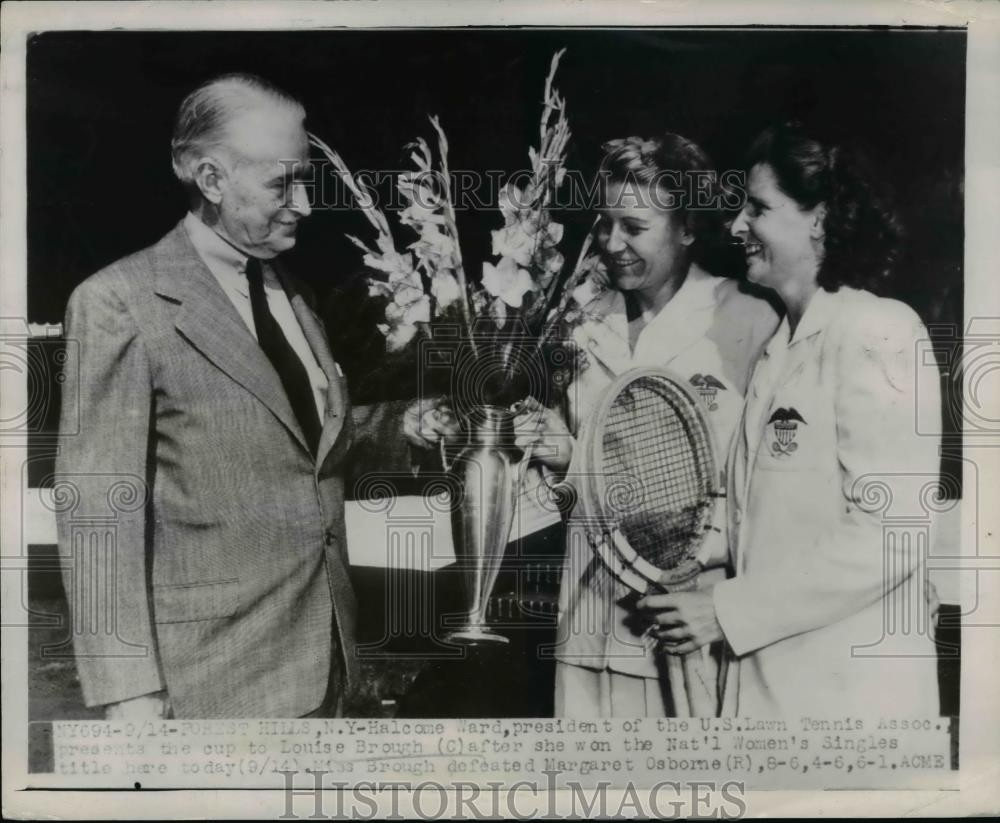 1957 Press Photo US Lawn Tennis president Halcome Ward & Louise Brough 1957 Press Photo US Lawn Tennis president Halcome Ward & Louise Brough