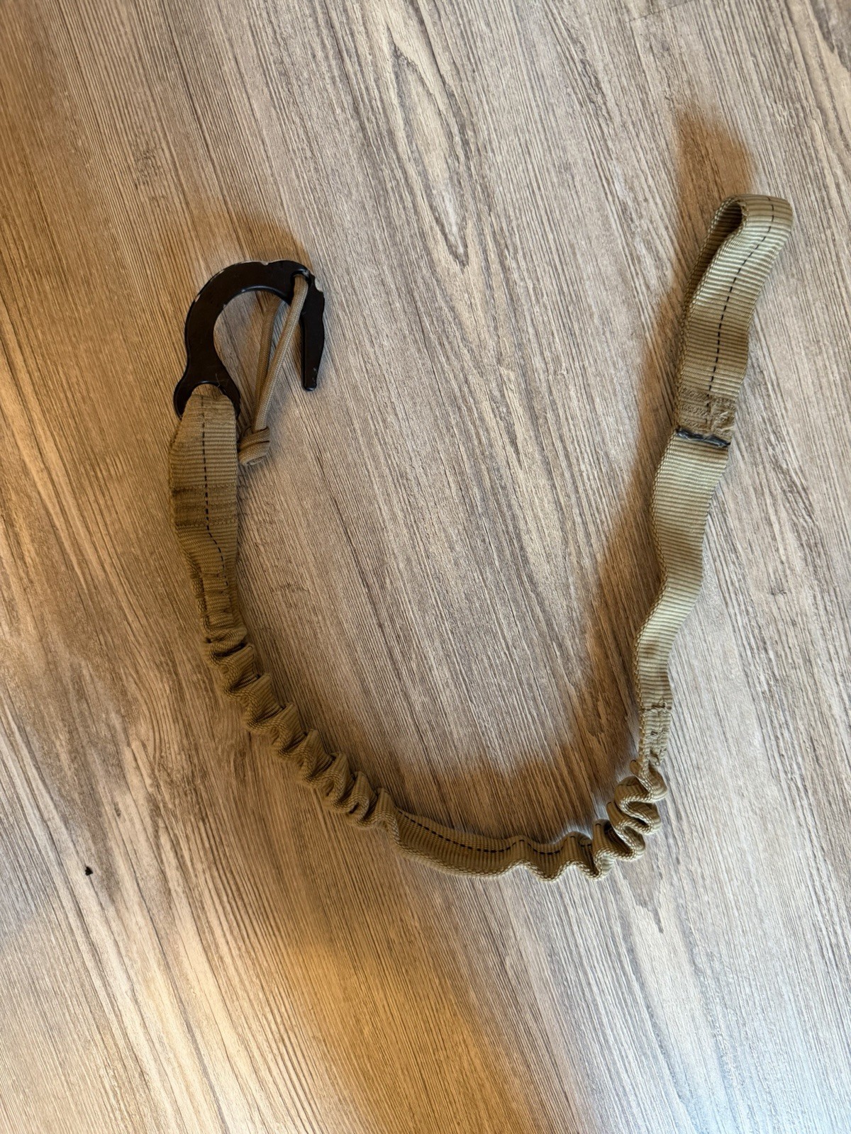 Vel-Tye Weapons Retention Strap Coyote Khaki Elastic Bungee Catch Lowpro VELTYE