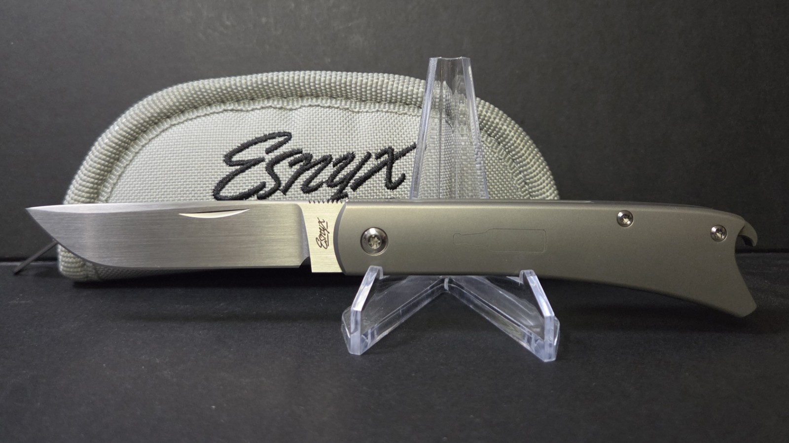 ESNYX Silver Line Beer Buster M390 Hand Rubbed Satin Titanium Reate