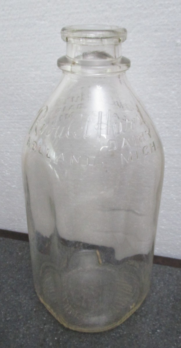 RIVULET HURST DAIRY GLASS BOTTLE 1/2 GALLON HOLLAND, MICHIGAN VINTAGE