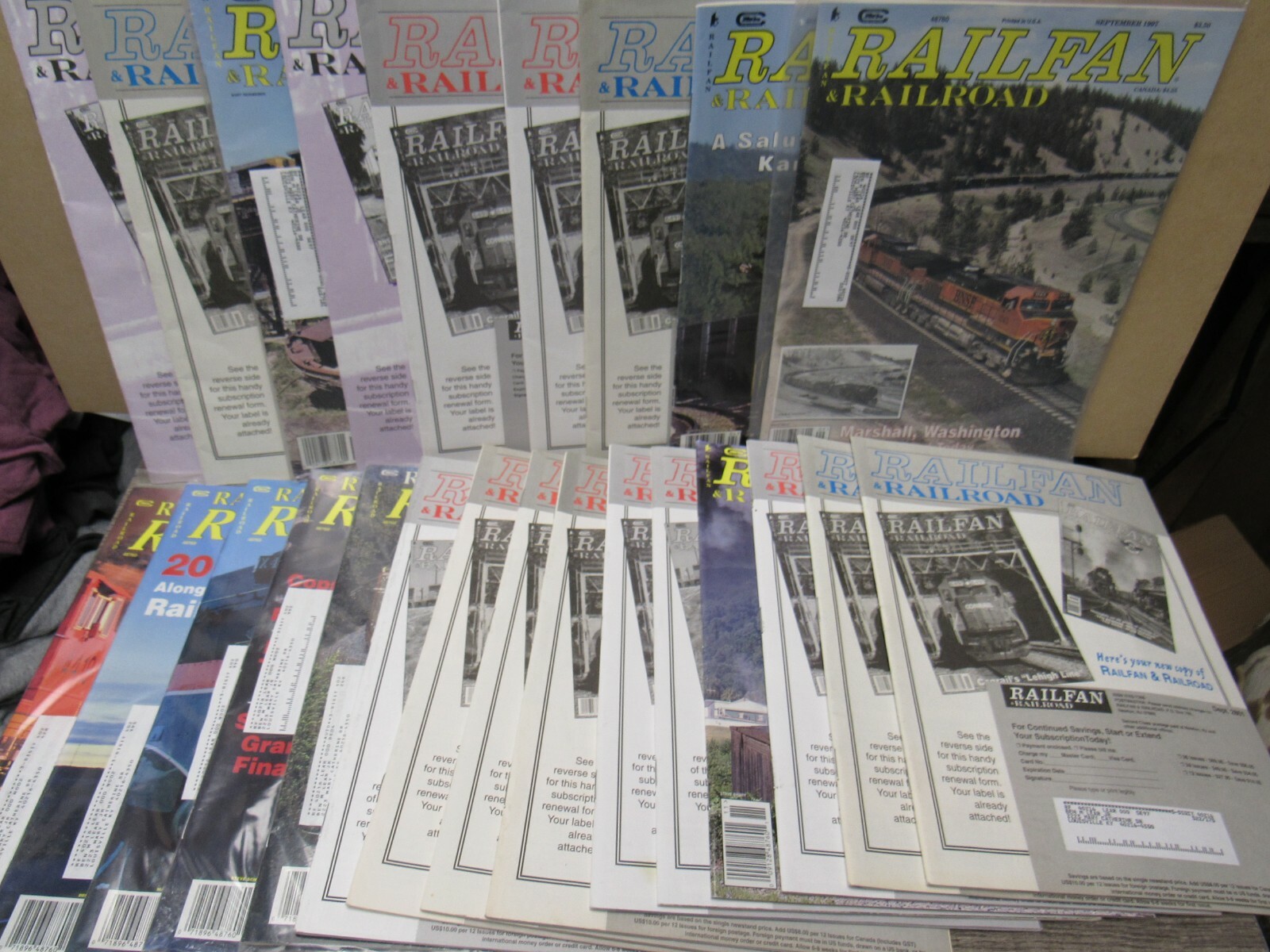 25 RailFan & RailRoad  Magazine  Trains Railway