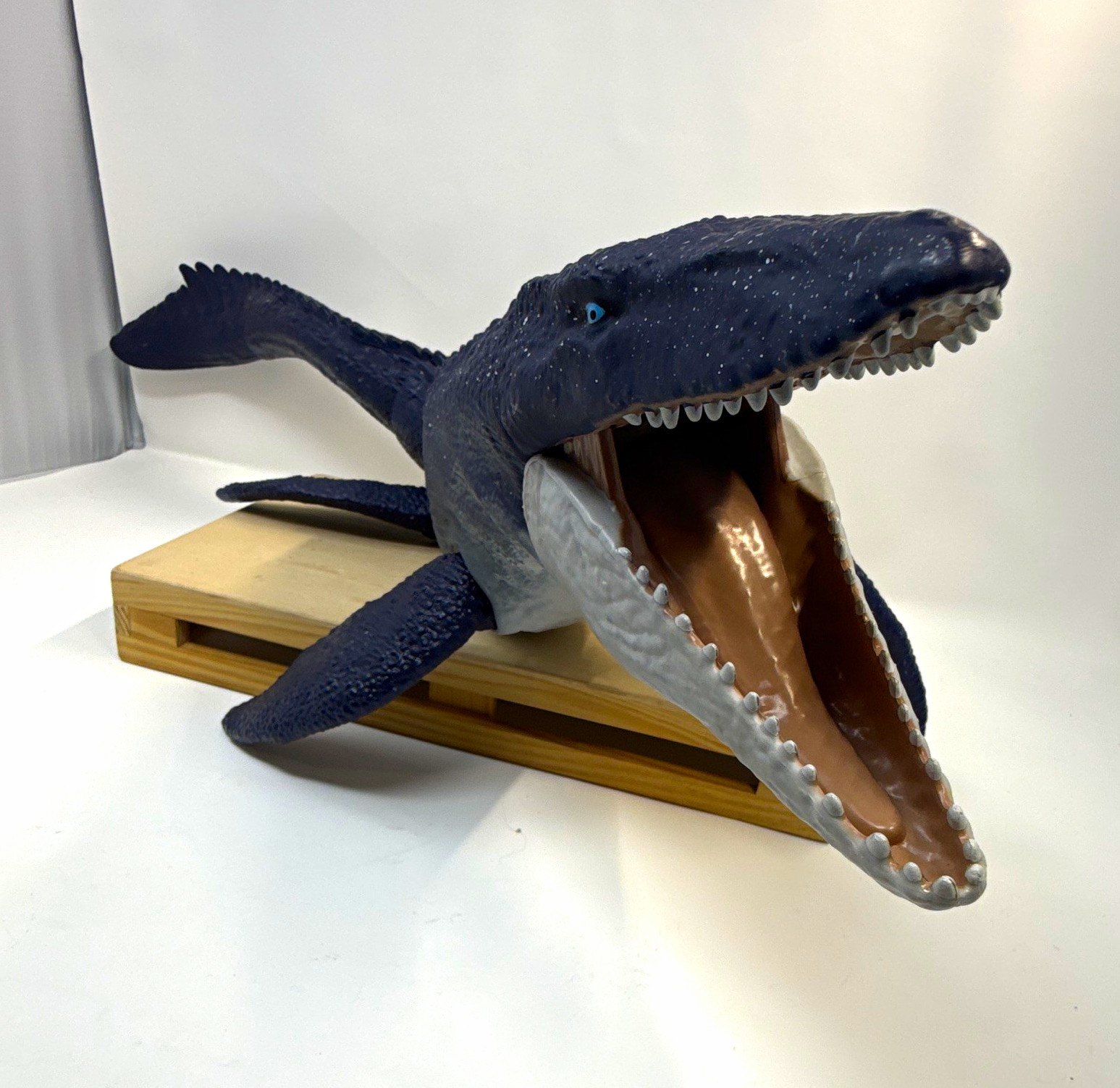 Mattel Jurassic World Mosasaurus Prehistoric Marine Reptile Plastic Figurine 30” Mattel Jurassic World Mosasaurus Prehistoric Marine Reptile Plastic Figurine 30”