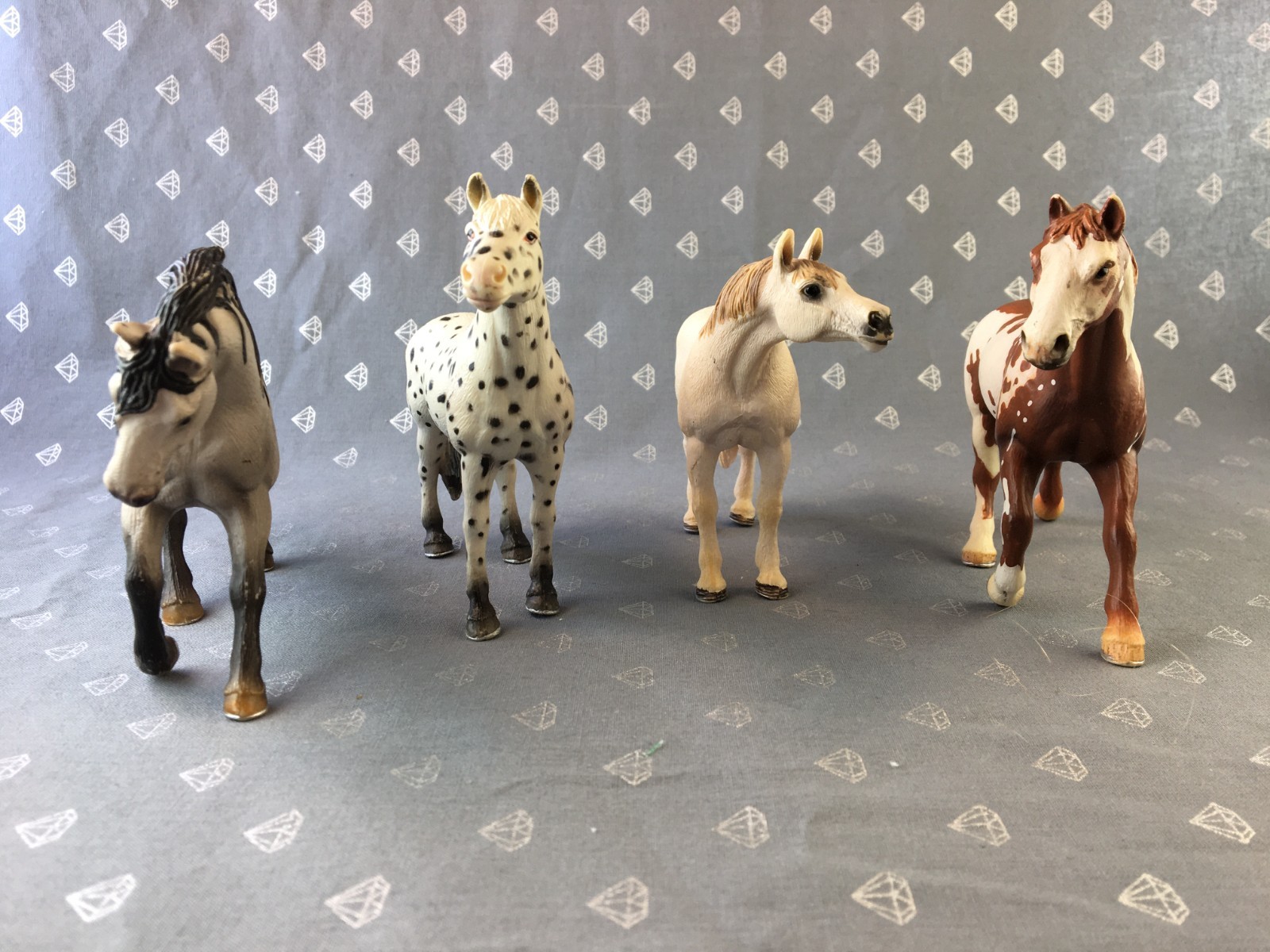 16 - G11 Lot of 4 Schleich Horses