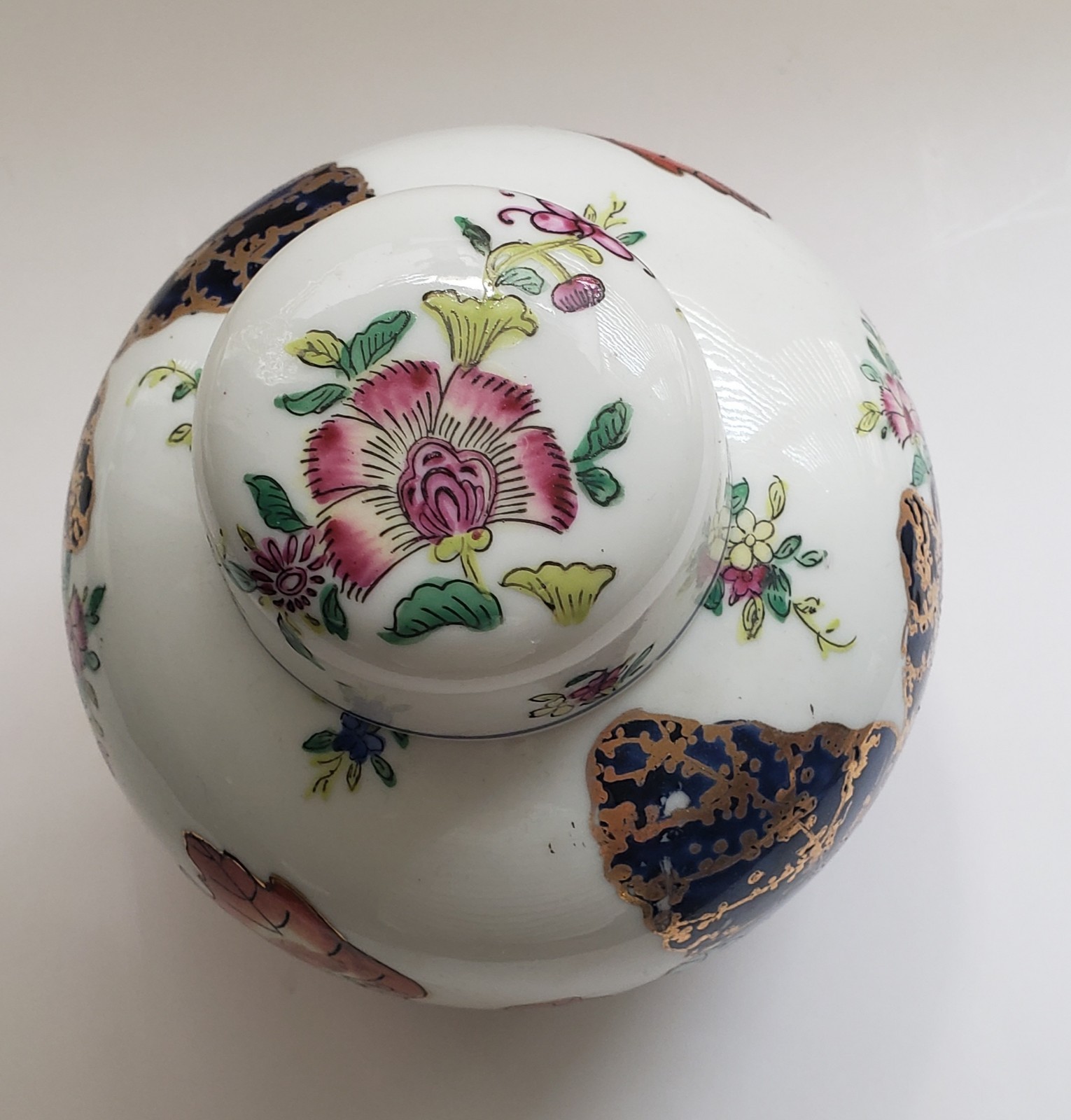 VINTAGE Tobacco Leaf Ginger jar VINTAGE Tobacco Leaf Ginger jar