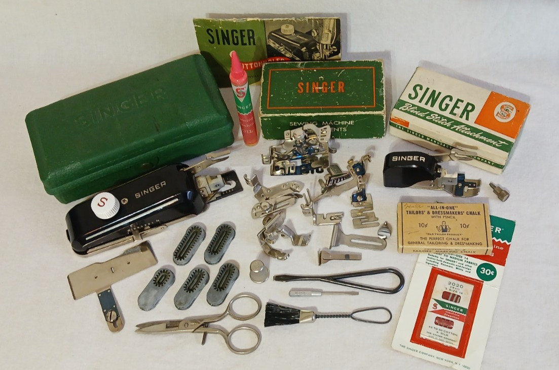 Singer Sewing Machine 221 Featherweight 201 15-91 66 99 Attachments Accessories